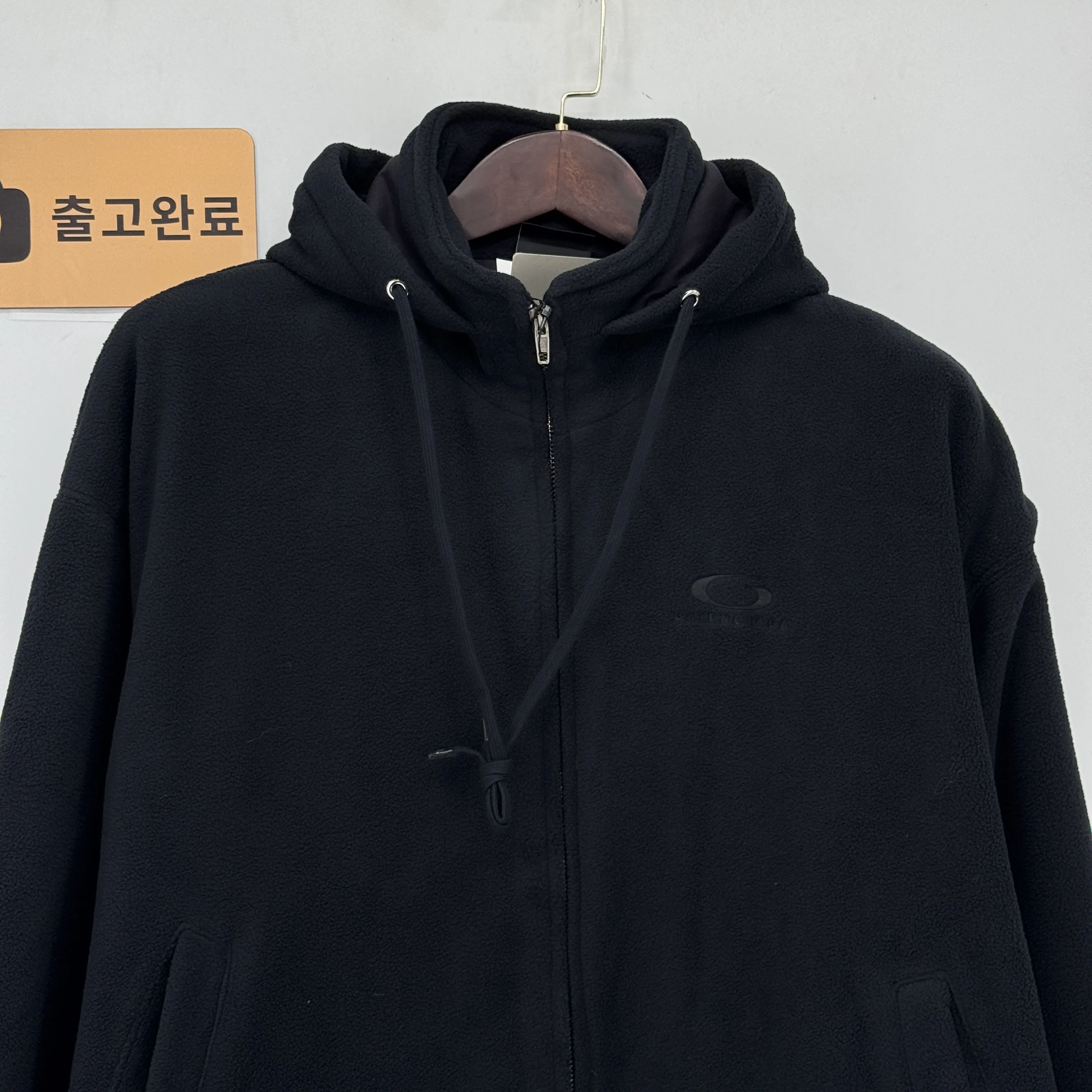 발렌시아가 자수 프린트 코튼 후드 자켓 남성 검수사진 2