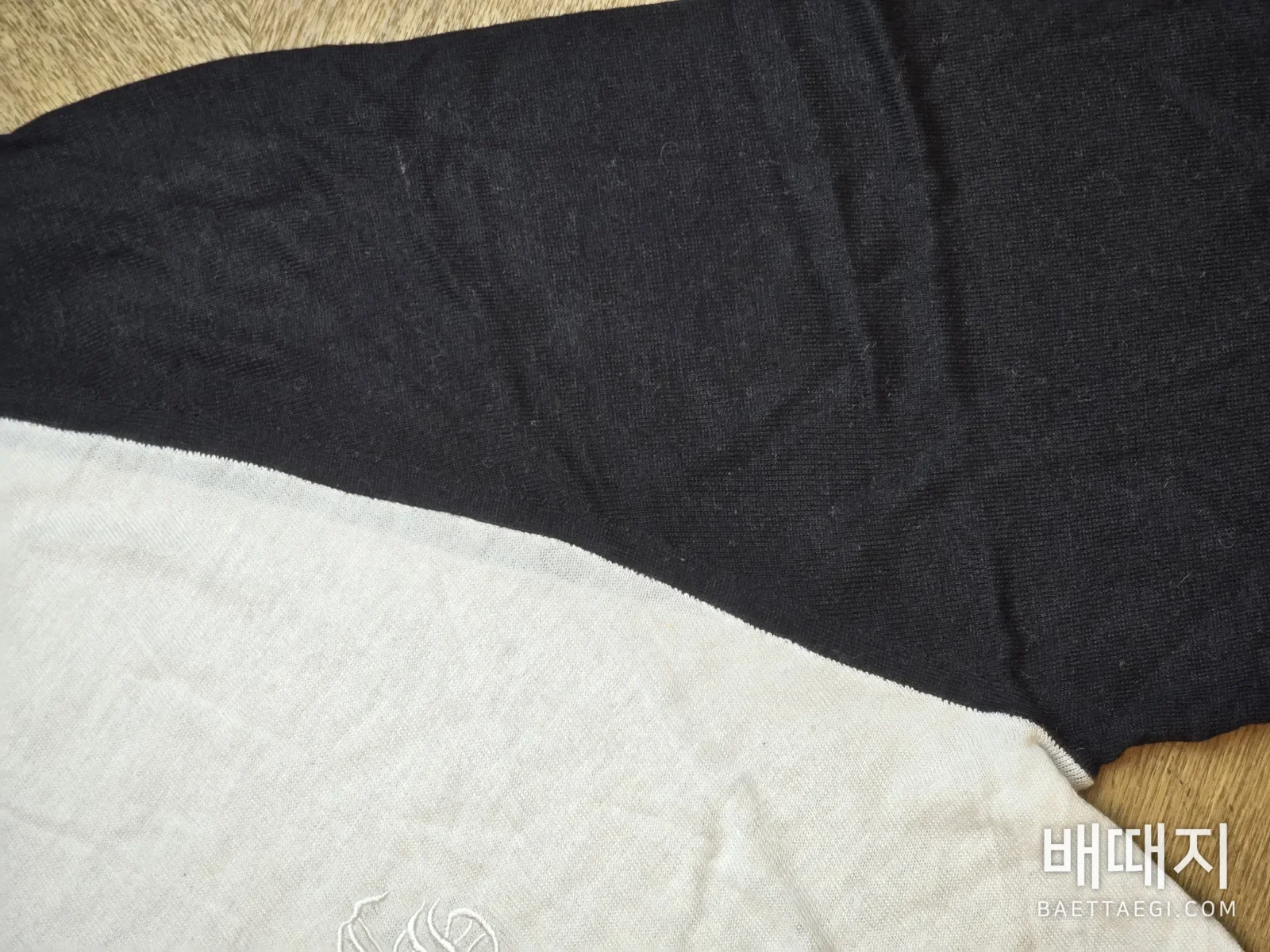 크롬하츠 크로스 스트랩 가죽 래글런 긴팔 티셔츠 검수사진 4