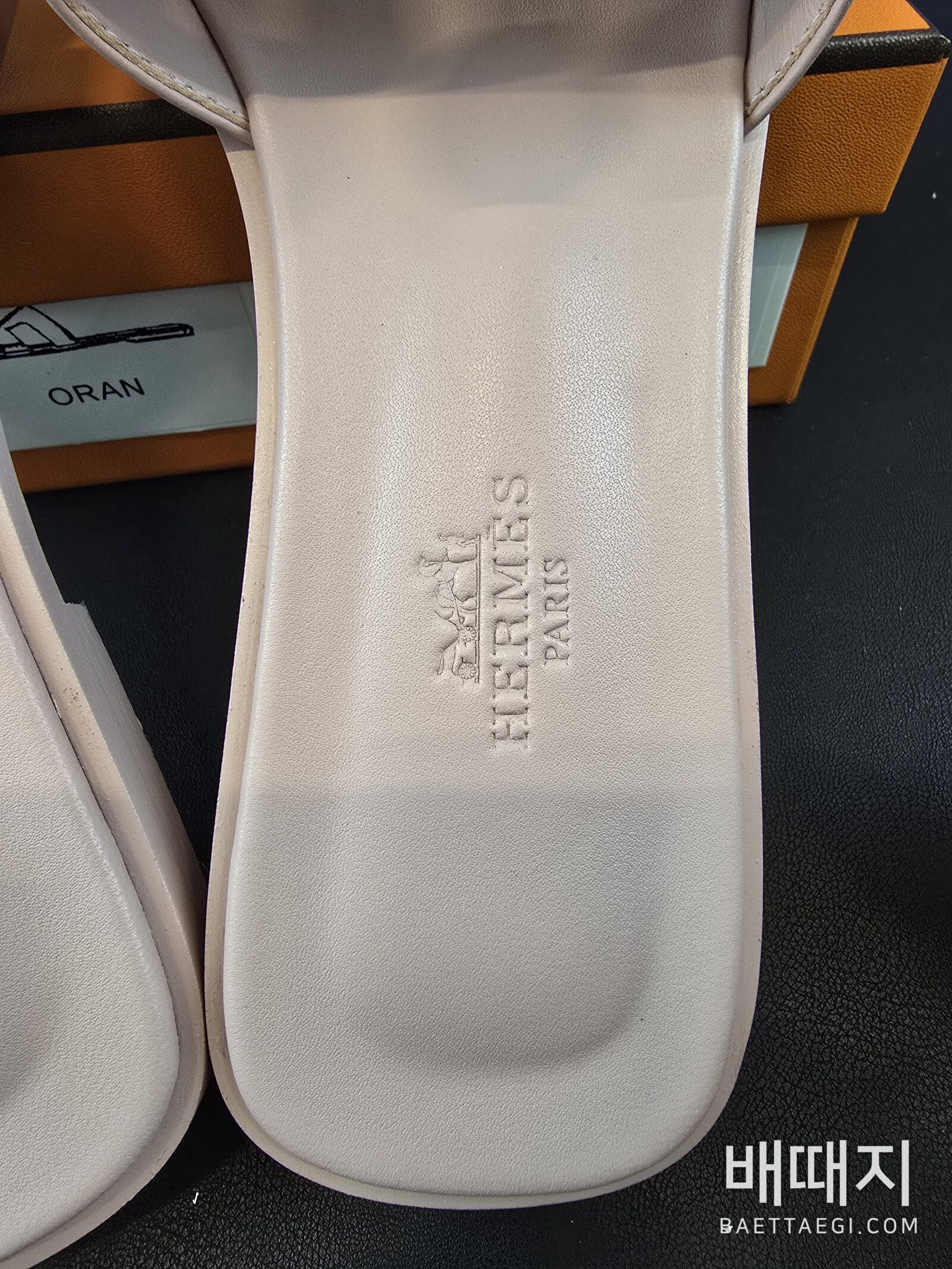 에르메스 오란 램스킨 슬리퍼 117559 검수사진 7