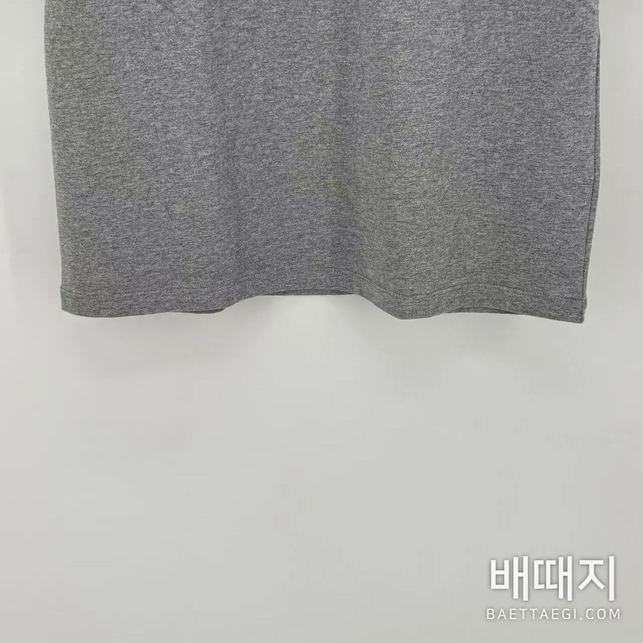 미우미우 클래식 로고 프린트 남성 반팔 셔츠 검수사진 3