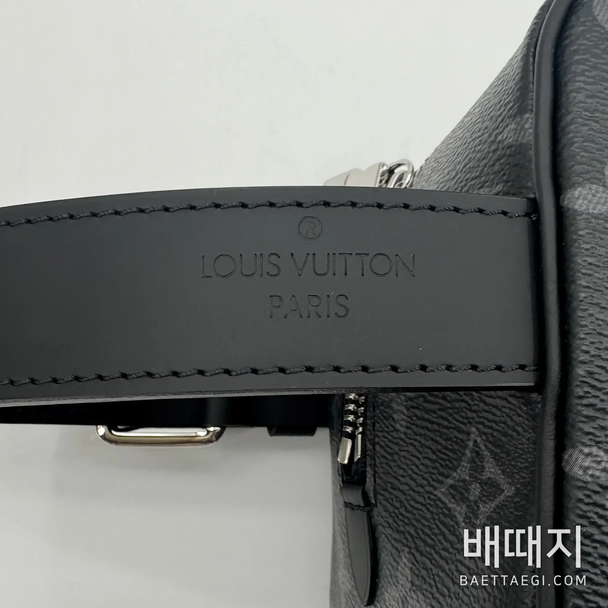 루이비통 록커 도프킷 모노그램 에클립스 가방 M83113 검수사진 7