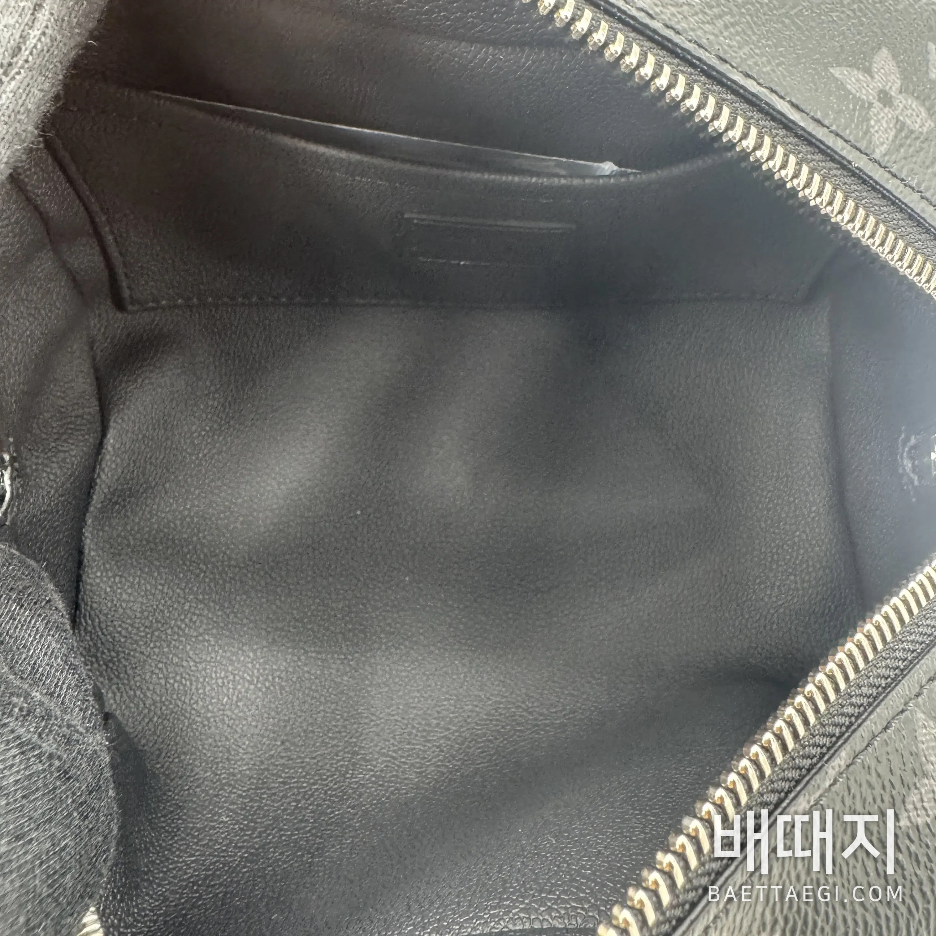 루이비통 록커 도프킷 모노그램 에클립스 가방 M83113 검수사진 12