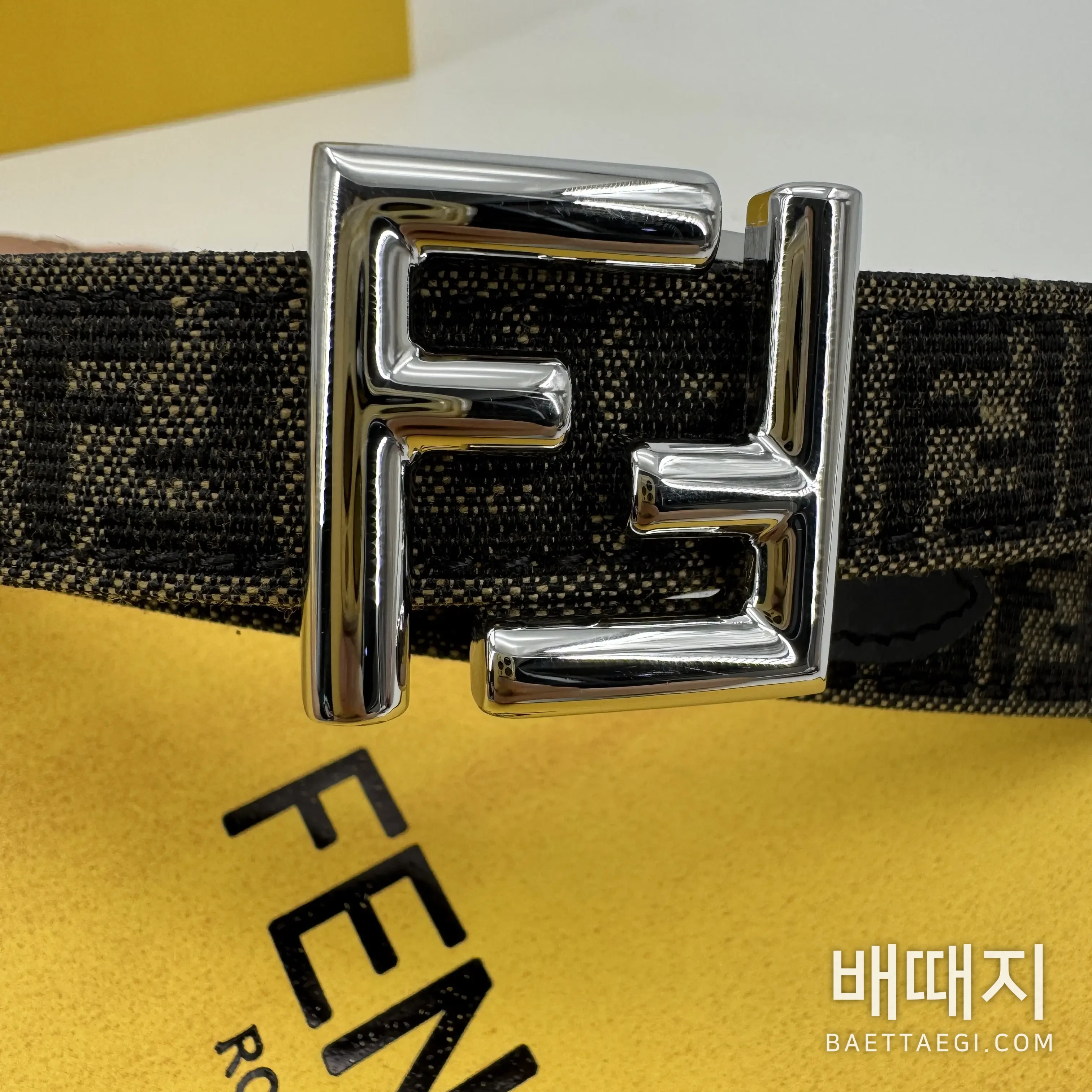 펜디 모노그램 F로고 가죽 벨트 검수사진 5