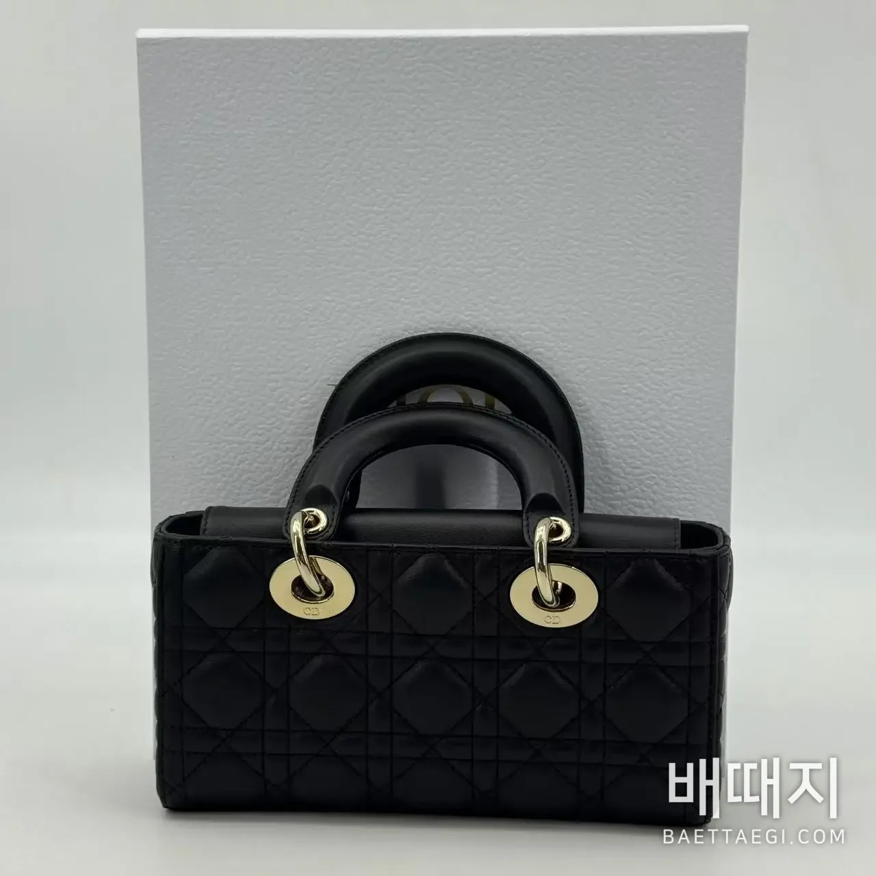 디올 램스킨 블랙 가로형 가방 16822 (여왕) 검수사진 3