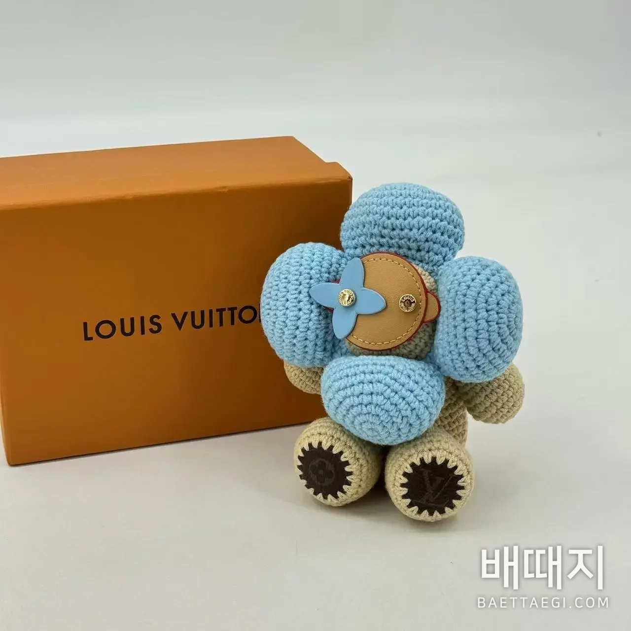 루이비통 비비안 해바라기 인형 키체인 참 키링 117816 Louis Vuitton Accessories 검수사진 2