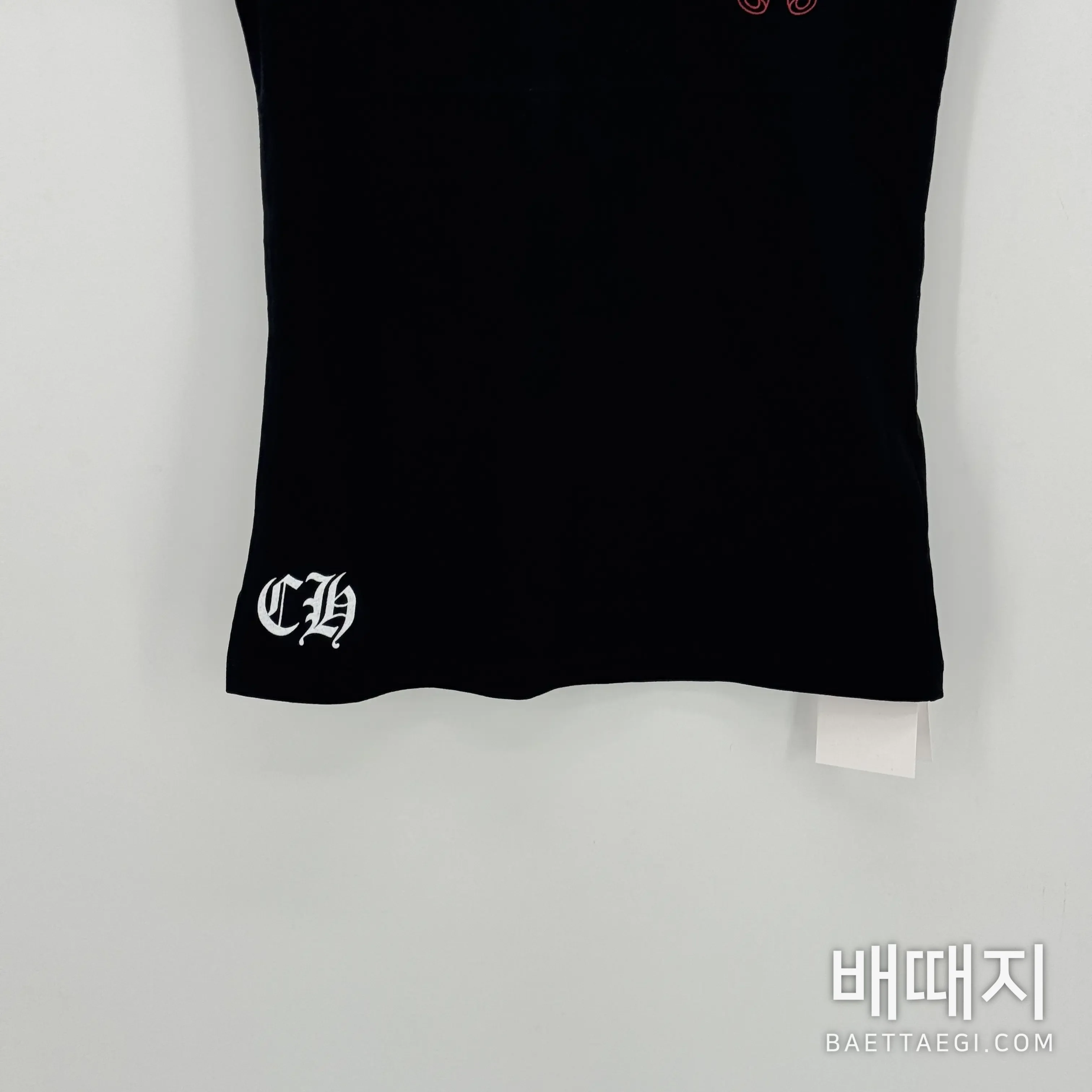 크롬하츠 여성 V넥 말굽 십자가 반팔 티셔츠 검수사진 3
