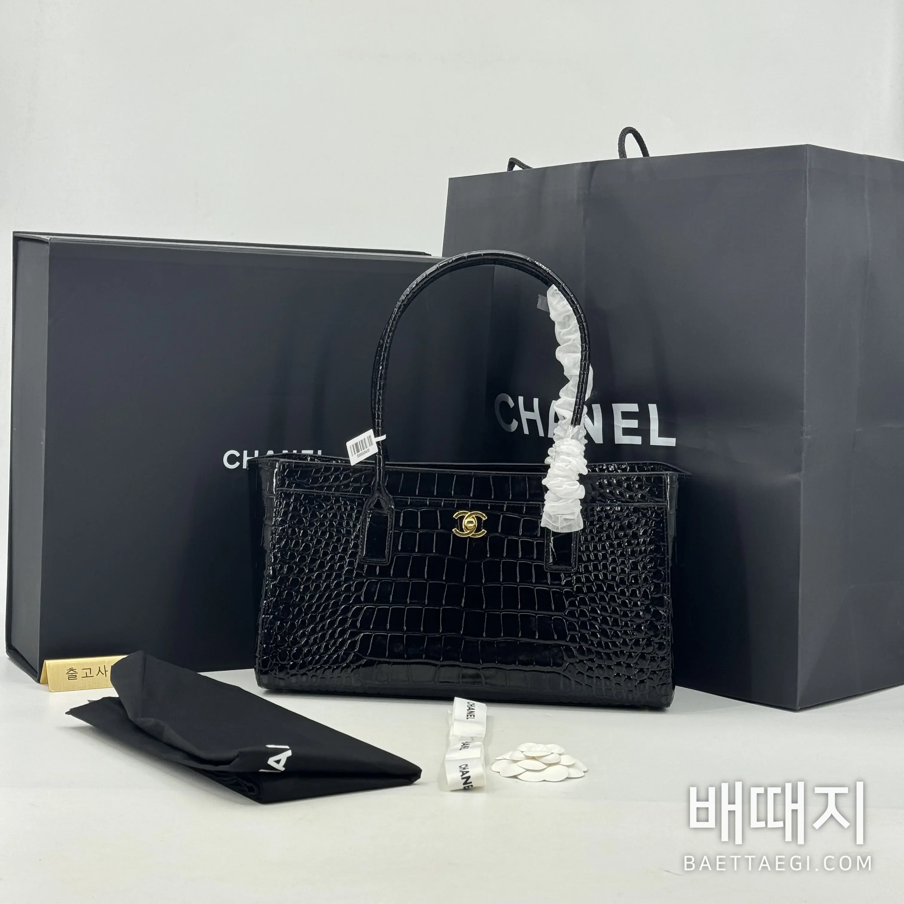 샤넬 크로커다일 스킨 토트백 검수사진 1