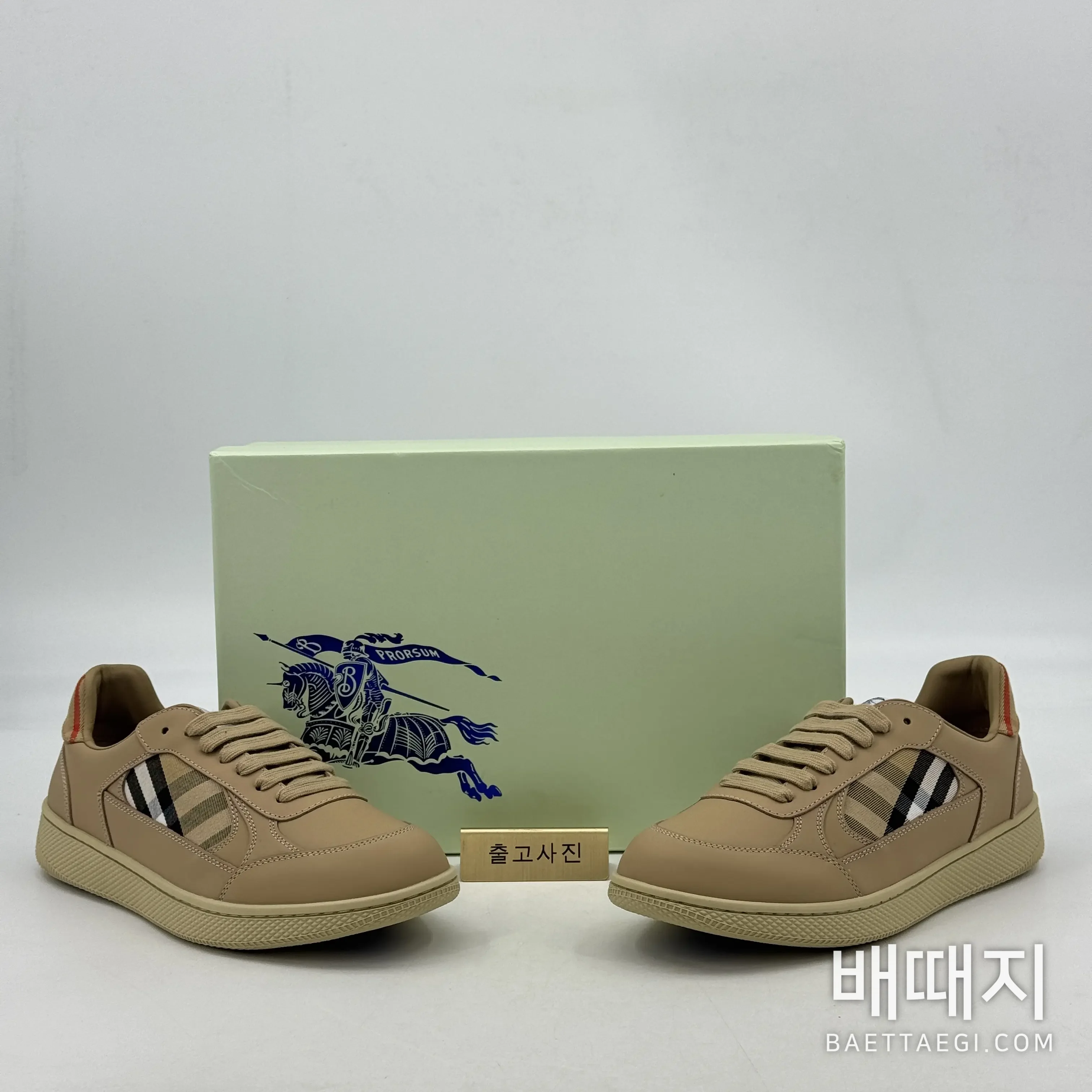버버리 카키색 남성 신발 검수사진 1