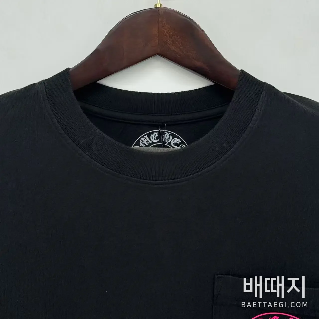 크롬하츠 핑크 말굽 십자가 프린트 반팔 티셔츠 검수사진 4
