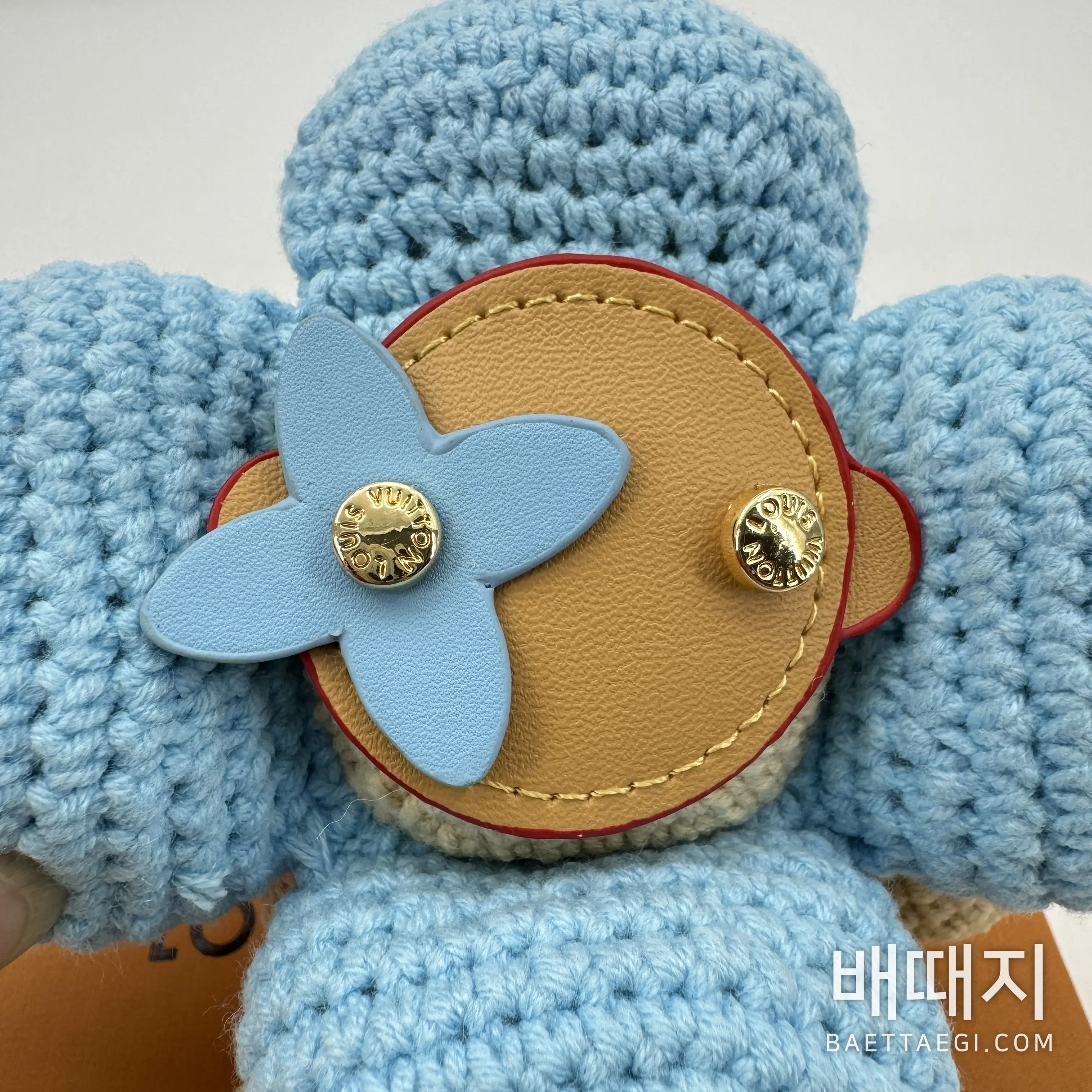 루이비통 비비안 해바라기 인형 키체인 참 키링 117816 Louis Vuitton Accessories 검수사진 8