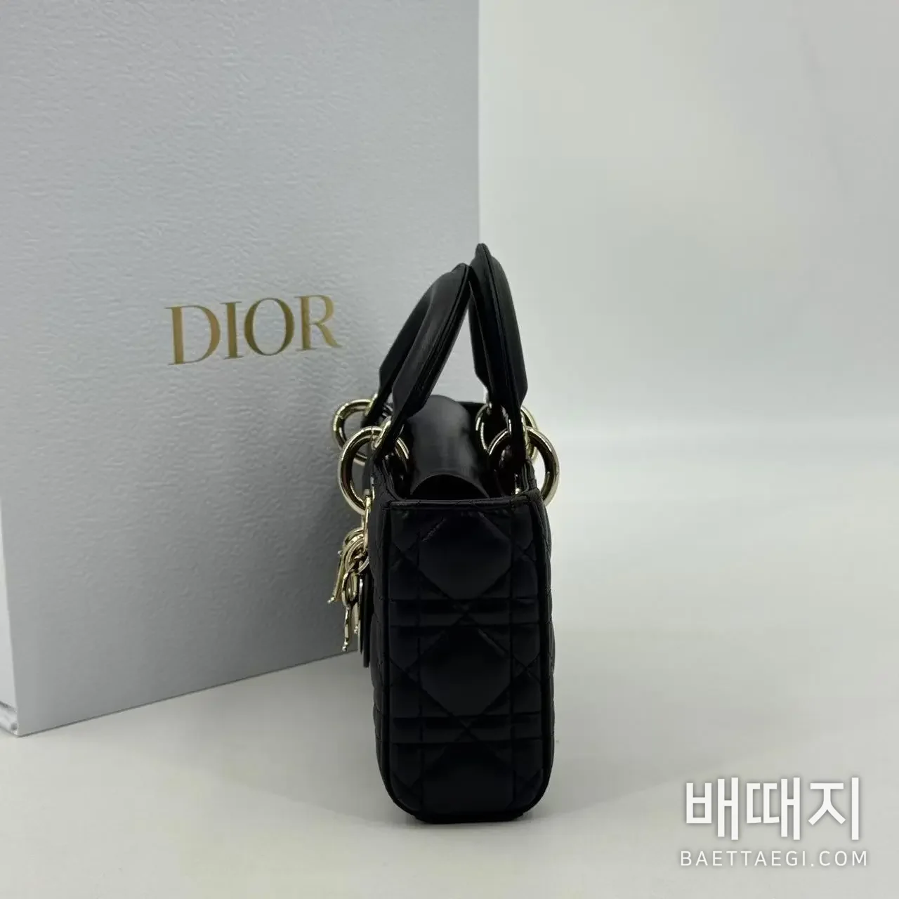 디올 램스킨 블랙 가로형 가방 16822 (여왕) 검수사진 5