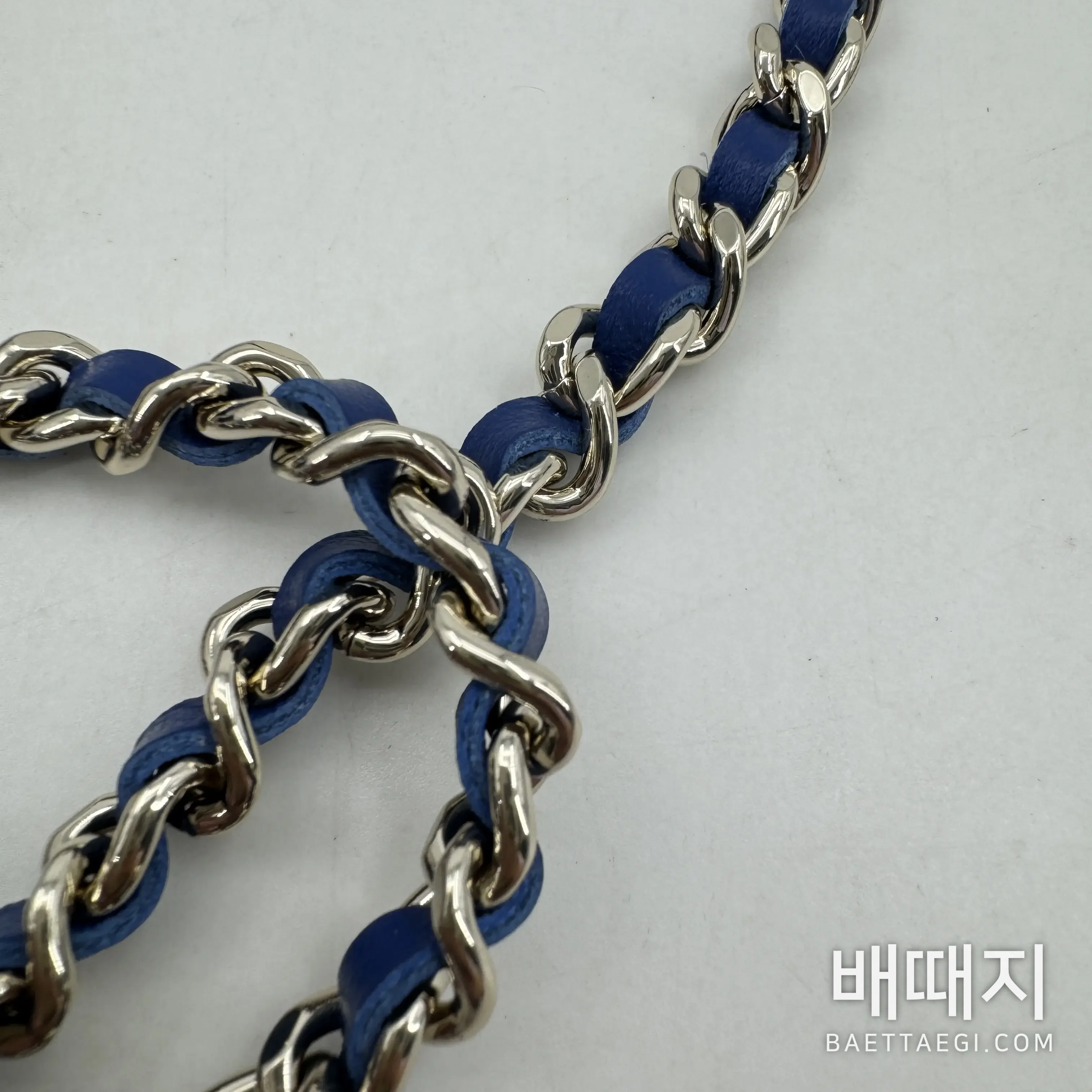 샤넬 라이트 블루 데님 퀼팅 숄더백 검수사진 5