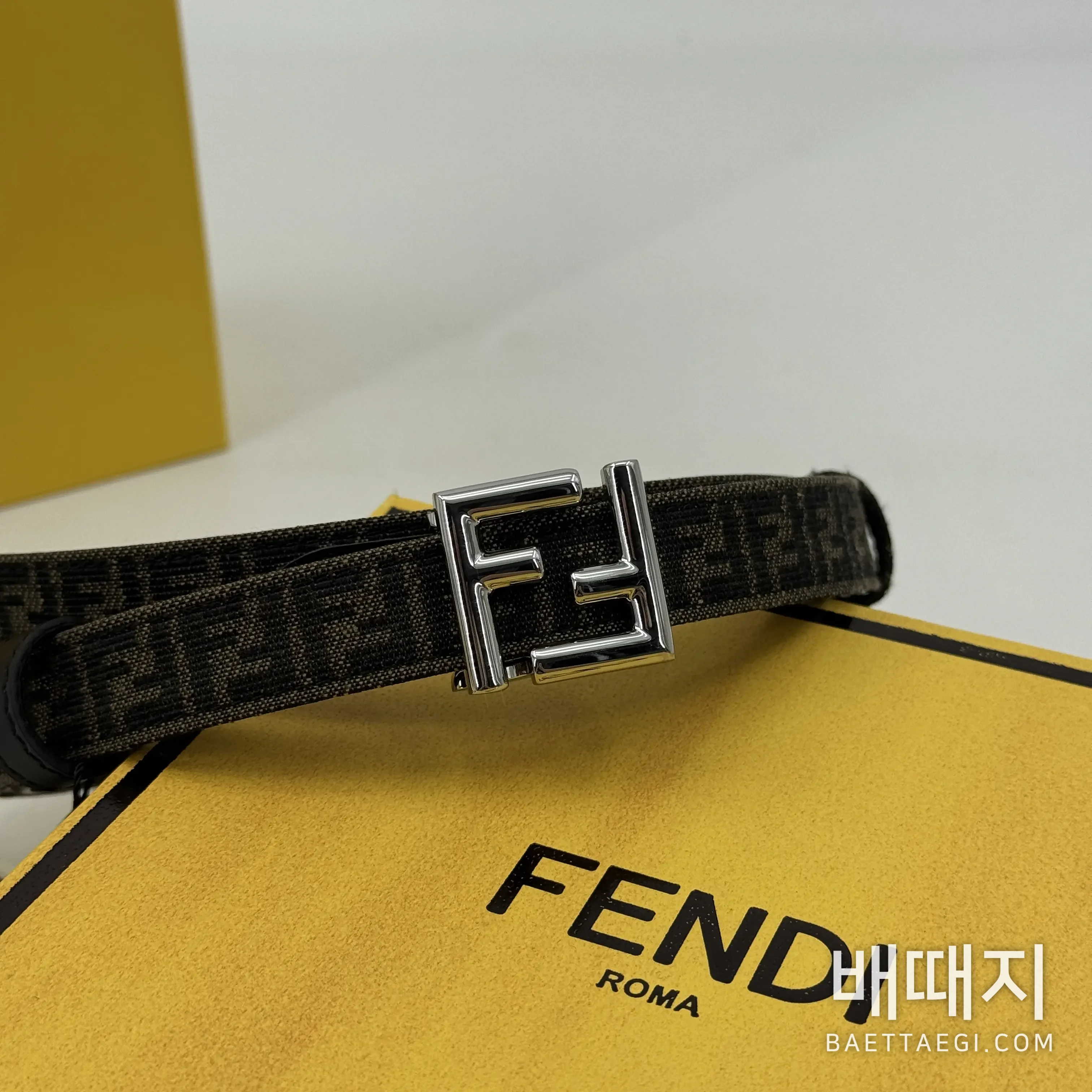 펜디 모노그램 F로고 가죽 벨트 검수사진 3