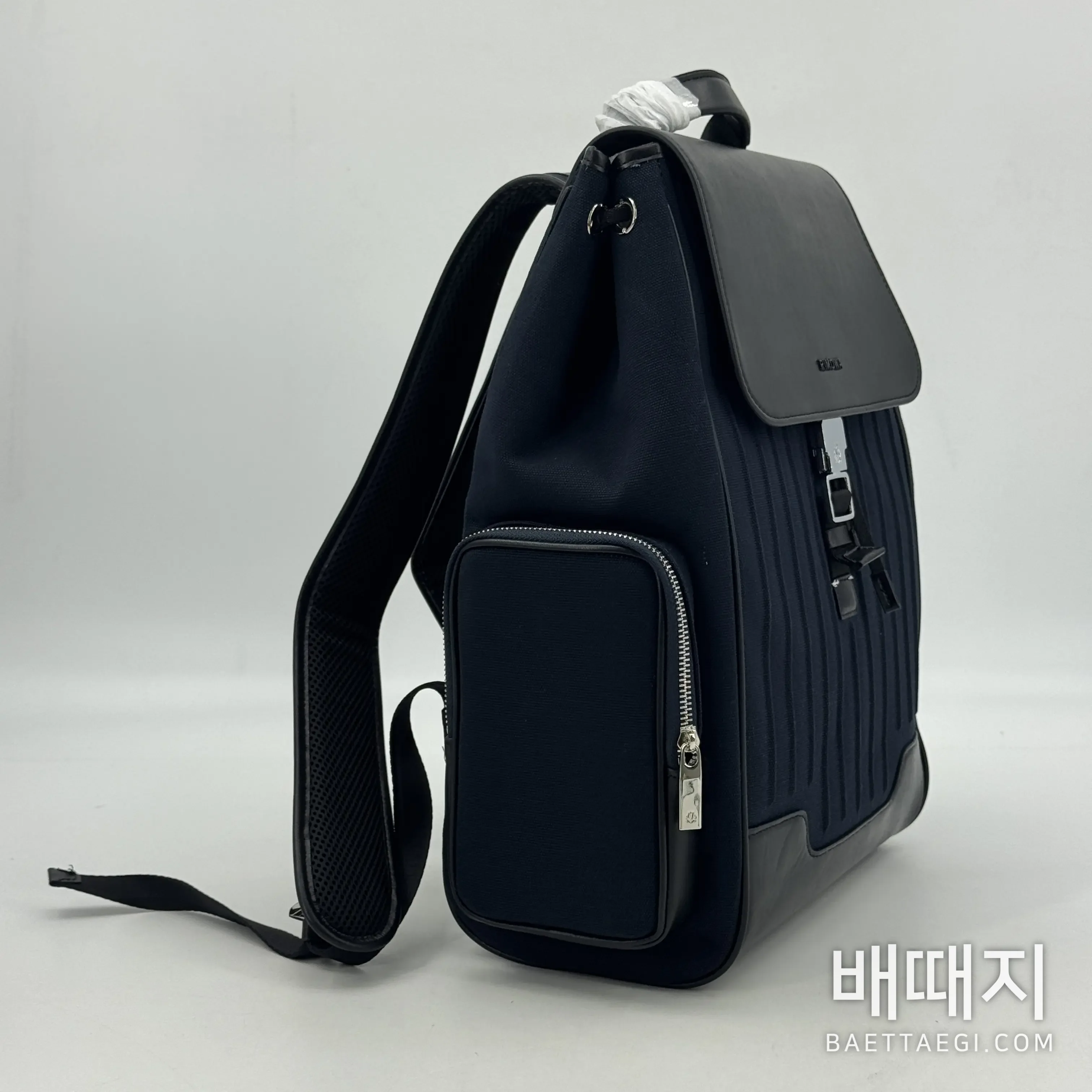 리모와 네이비 블루 대형 여행가방 검수사진 4