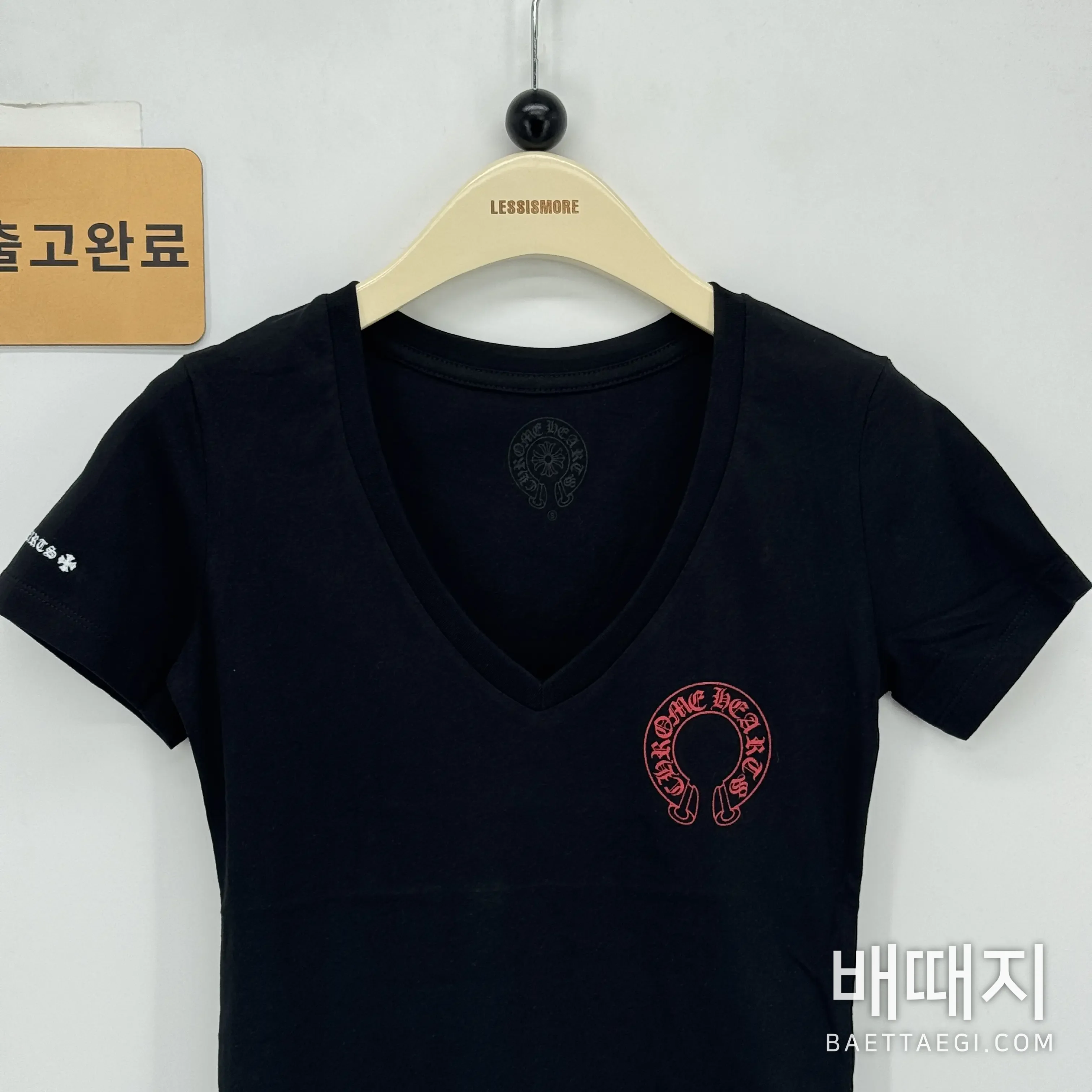 크롬하츠 여성 V넥 말굽 십자가 반팔 티셔츠 검수사진 2