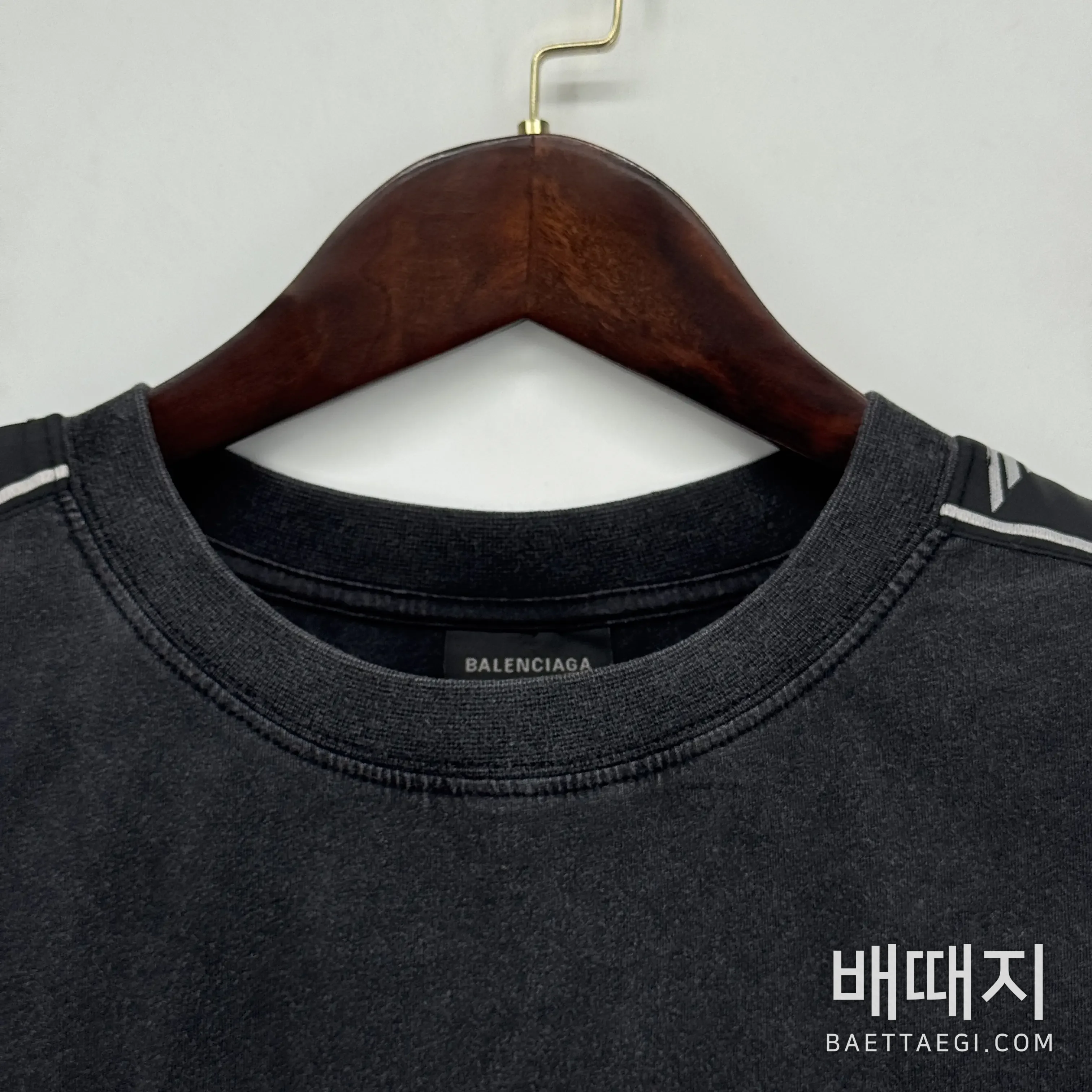 발렌시아가 유니섹스 워시 가공 크루넥 반팔 티셔츠 검수사진 4