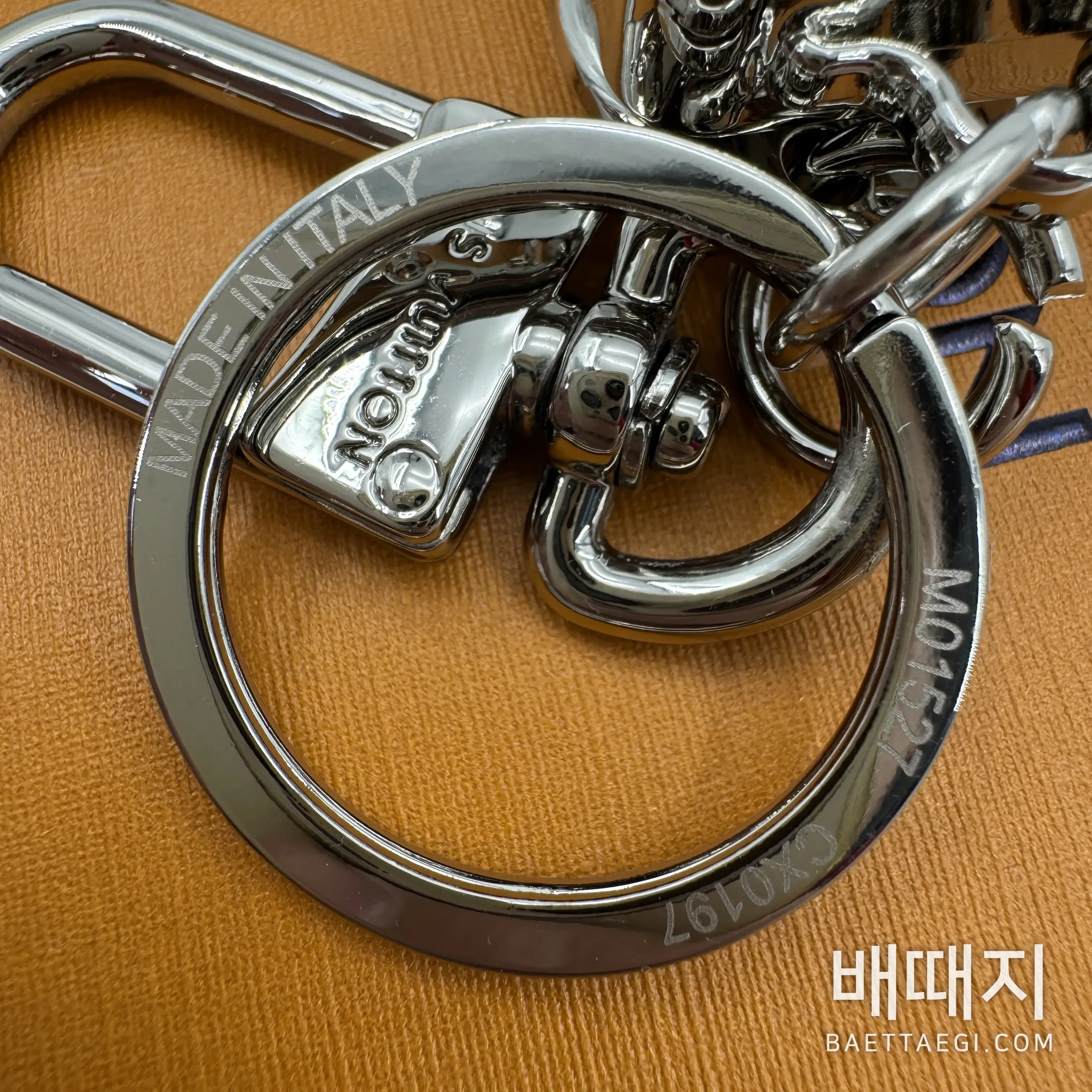 루이비통 키링 38682 Keyring 검수사진 8