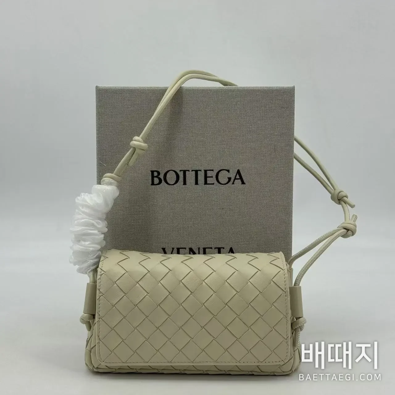 보테가베네타 노투르노 인트레치아토 램스킨 크로스바디백 843893 5665 검수사진 2