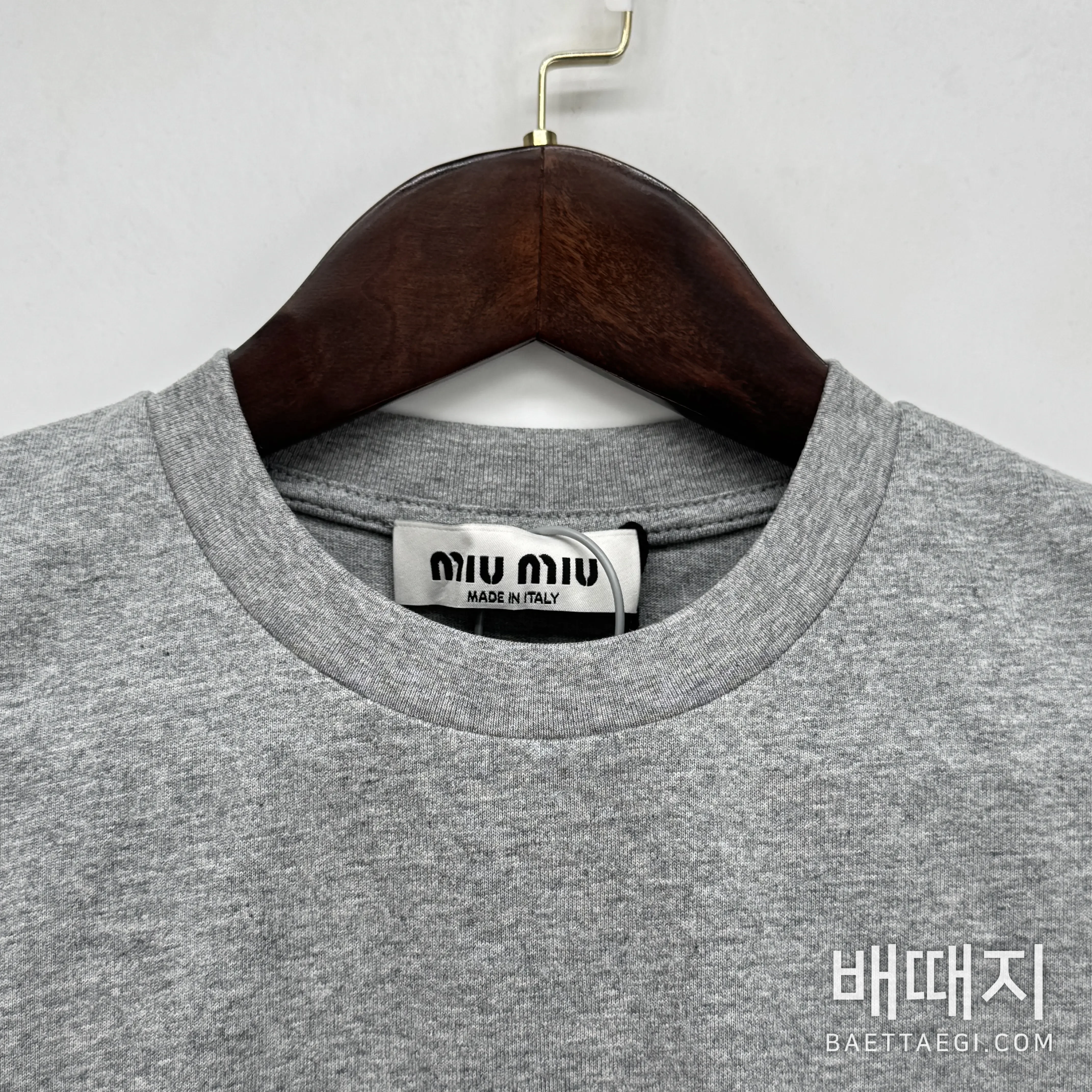 미우미우 클래식 로고 프린트 남성 반팔 셔츠 검수사진 4