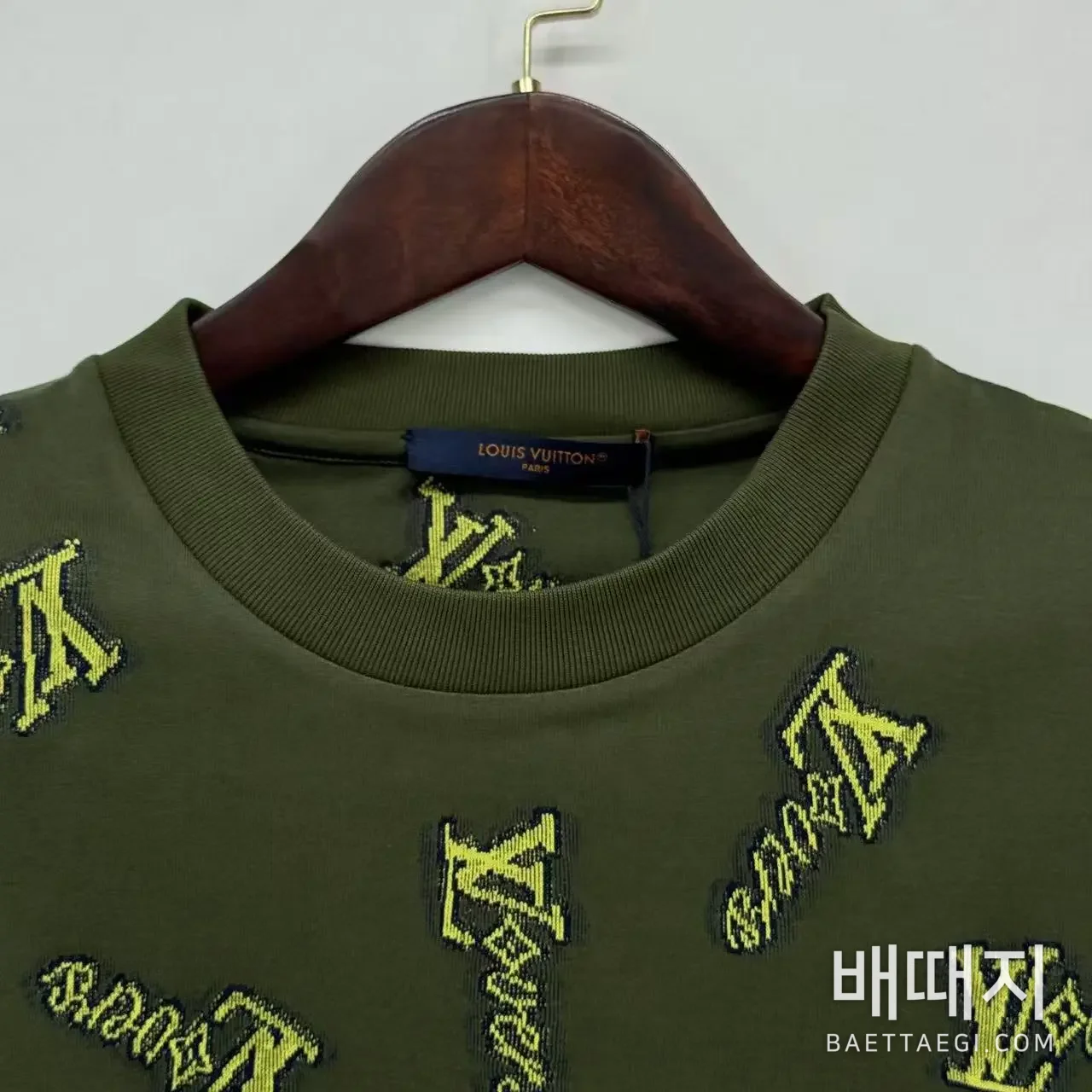 루이비통 러버스 컷아웃 자카드 코튼 반팔 티셔츠 검수사진 4