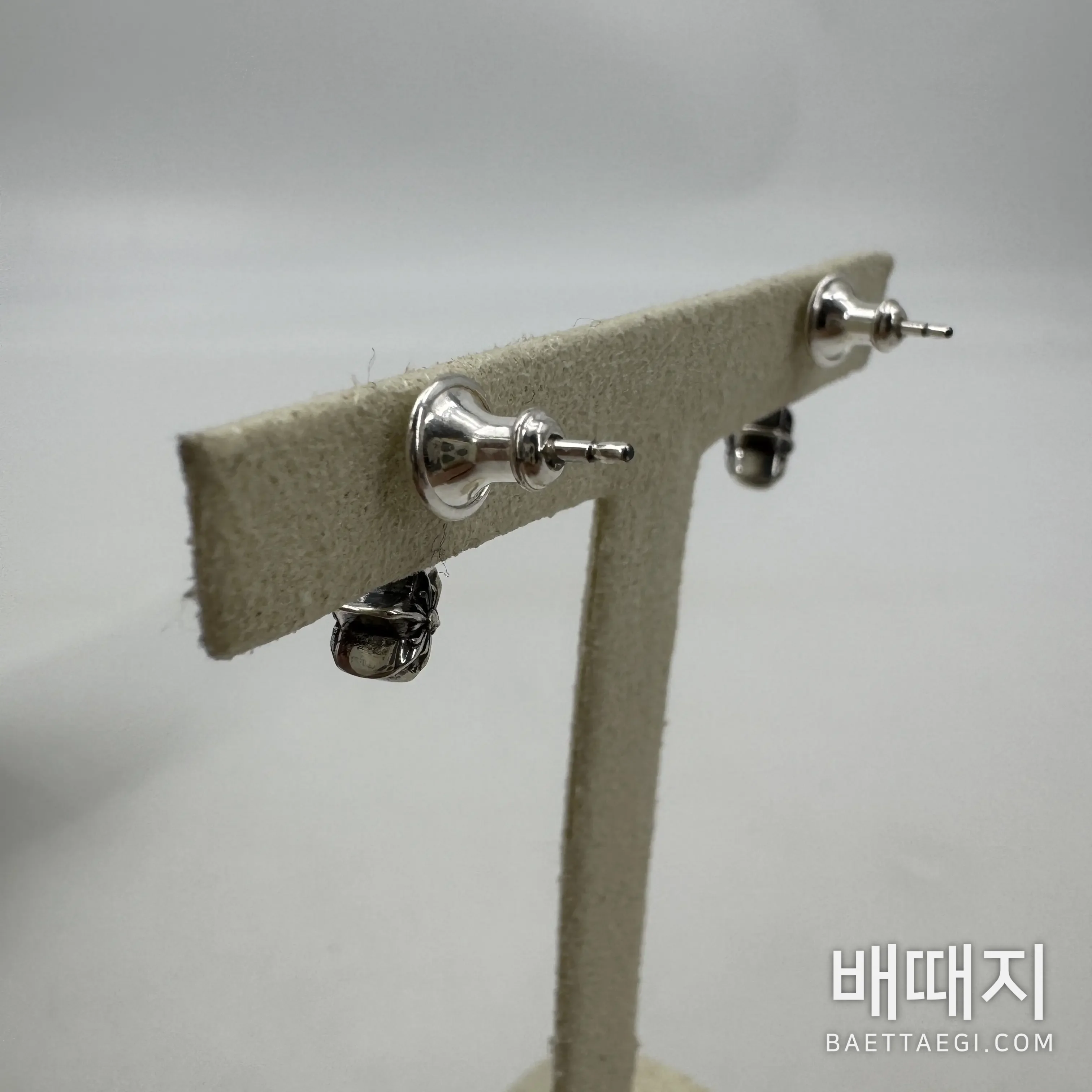 크롬하츠 925 실버 육각별 귀걸이 검수사진 5