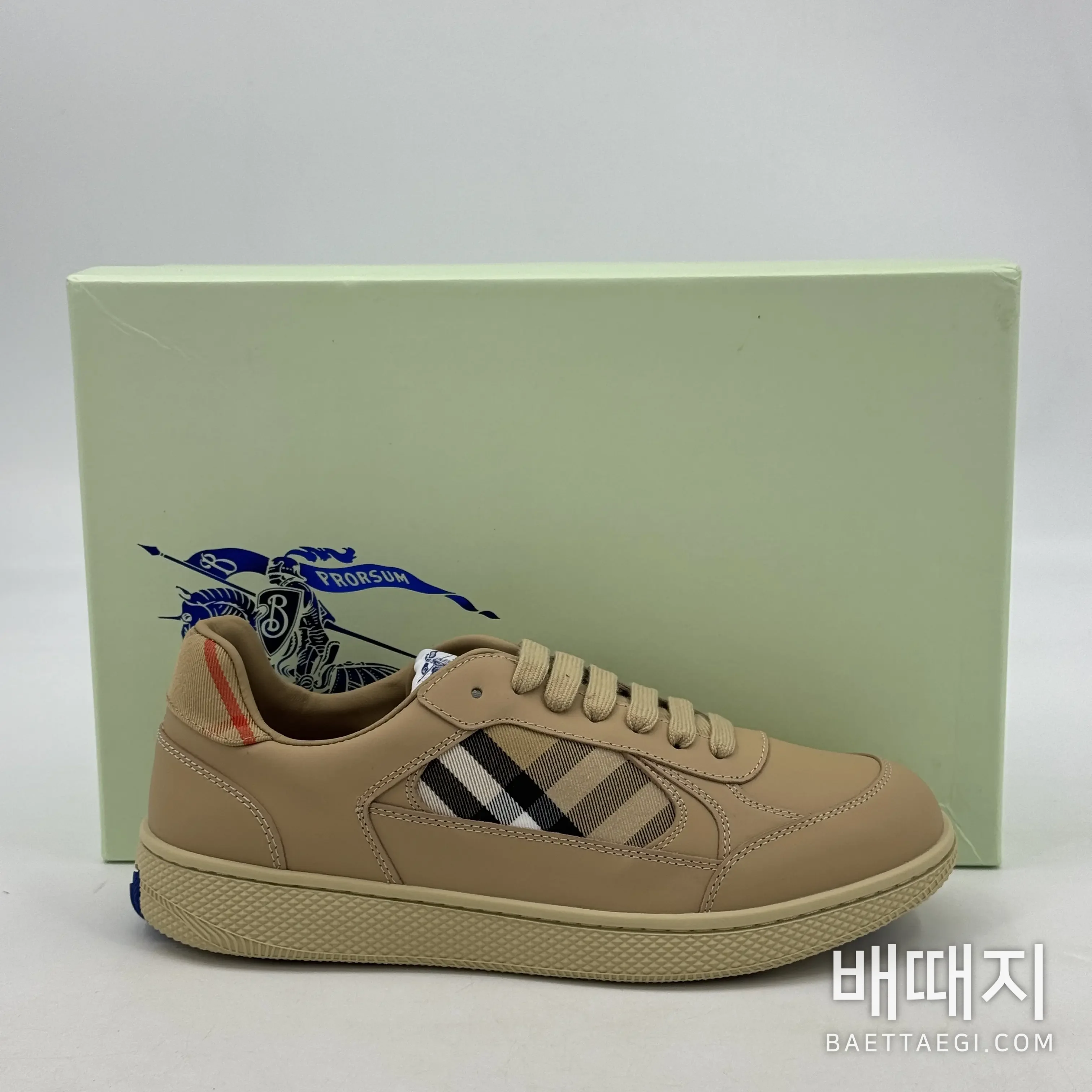 버버리 카키색 남성 신발 검수사진 3