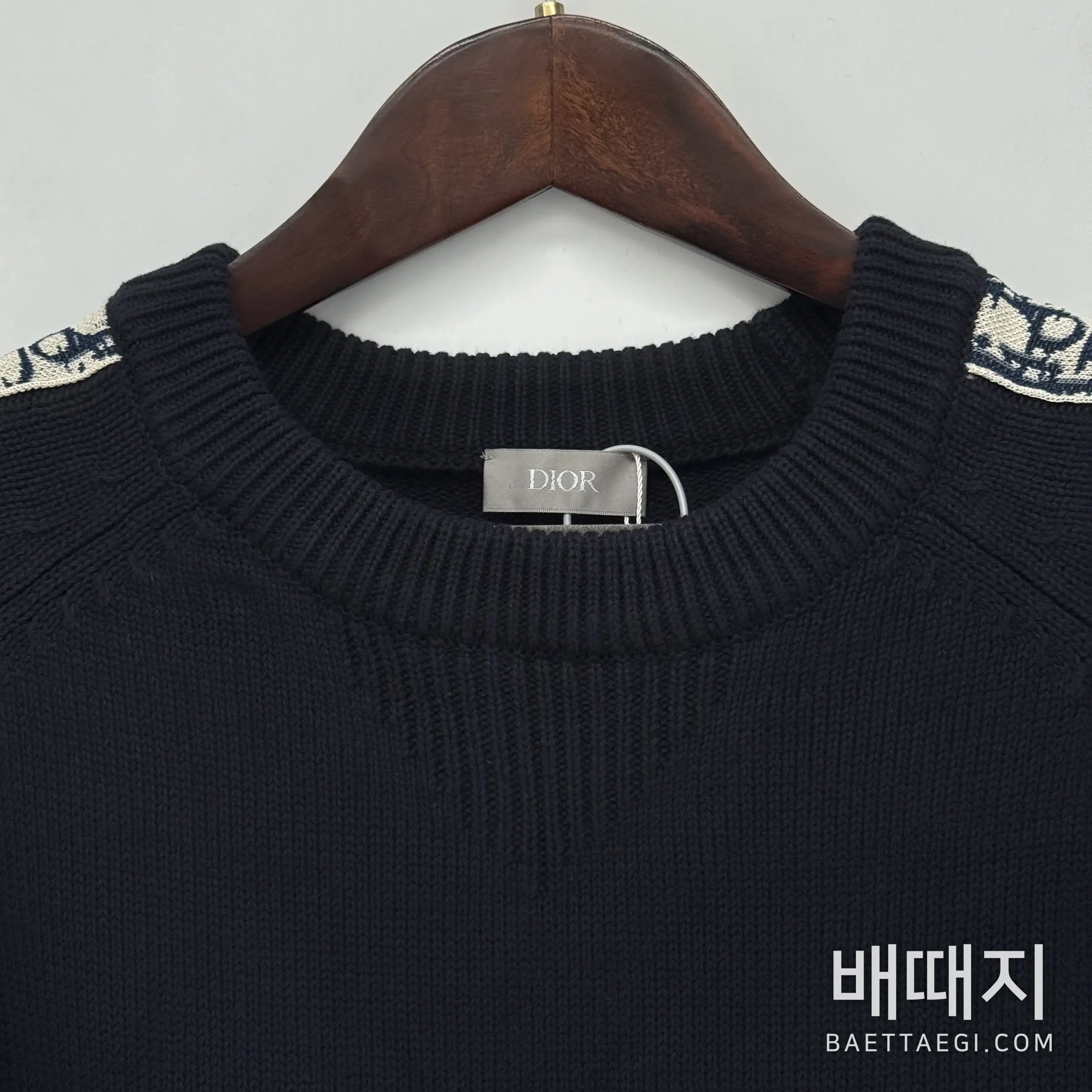 디올 사이드 레터 자카드 니트 검수사진 3