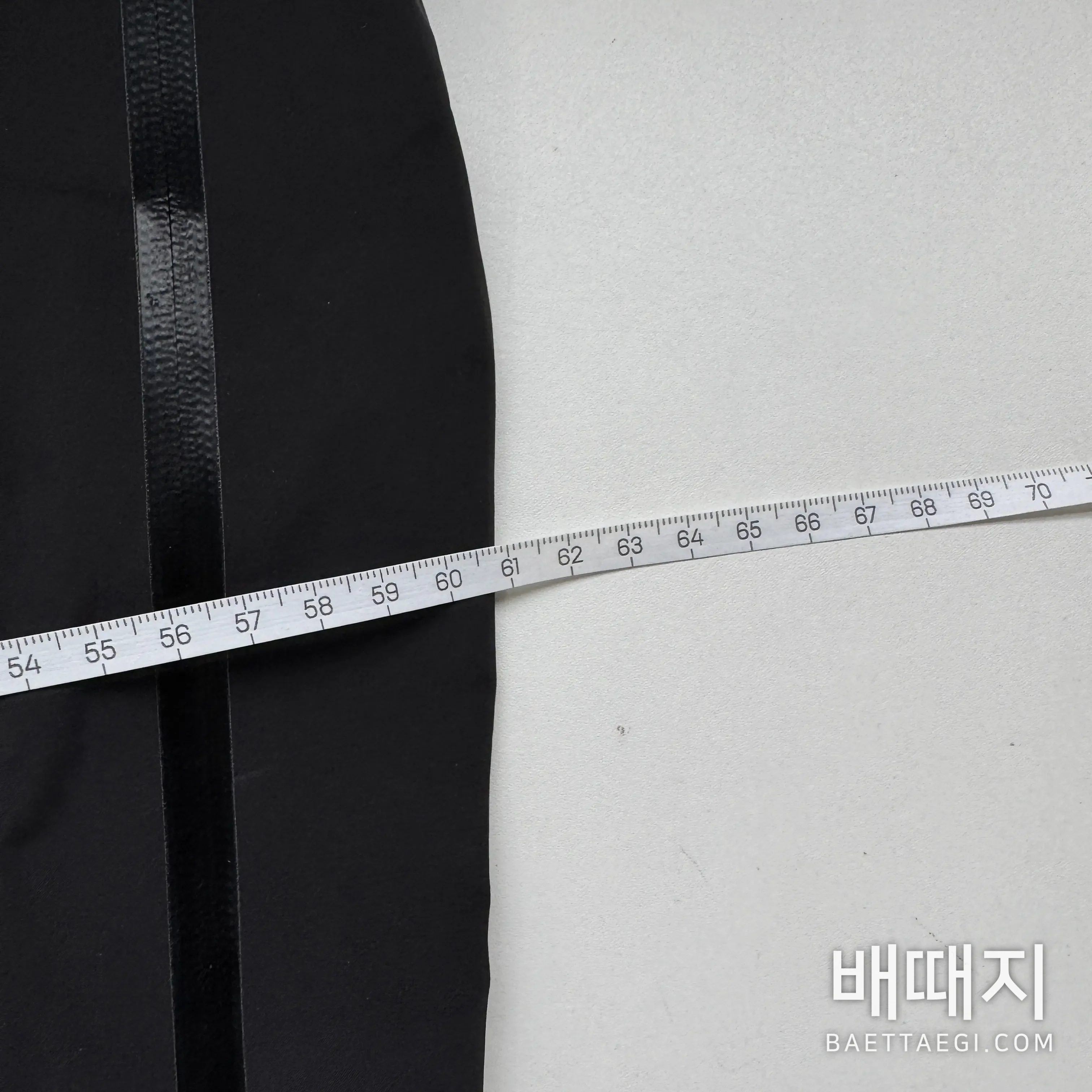 아크테릭스 [TZ] 알파 SV 자켓 6세대 블랙 골드 200130 Arc'teryx Alpha SV Jacket 6 24K Black 검수사진 4