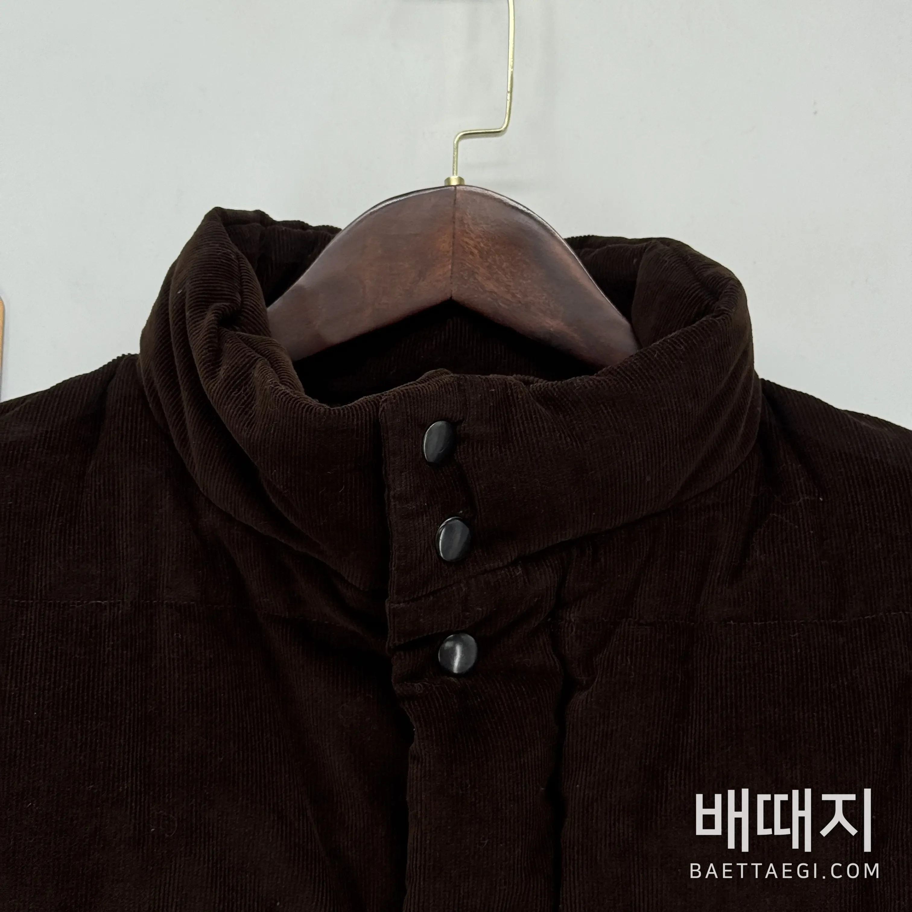 프라다 트라이앵글 로고 남성 다운 패딩 검수사진 3