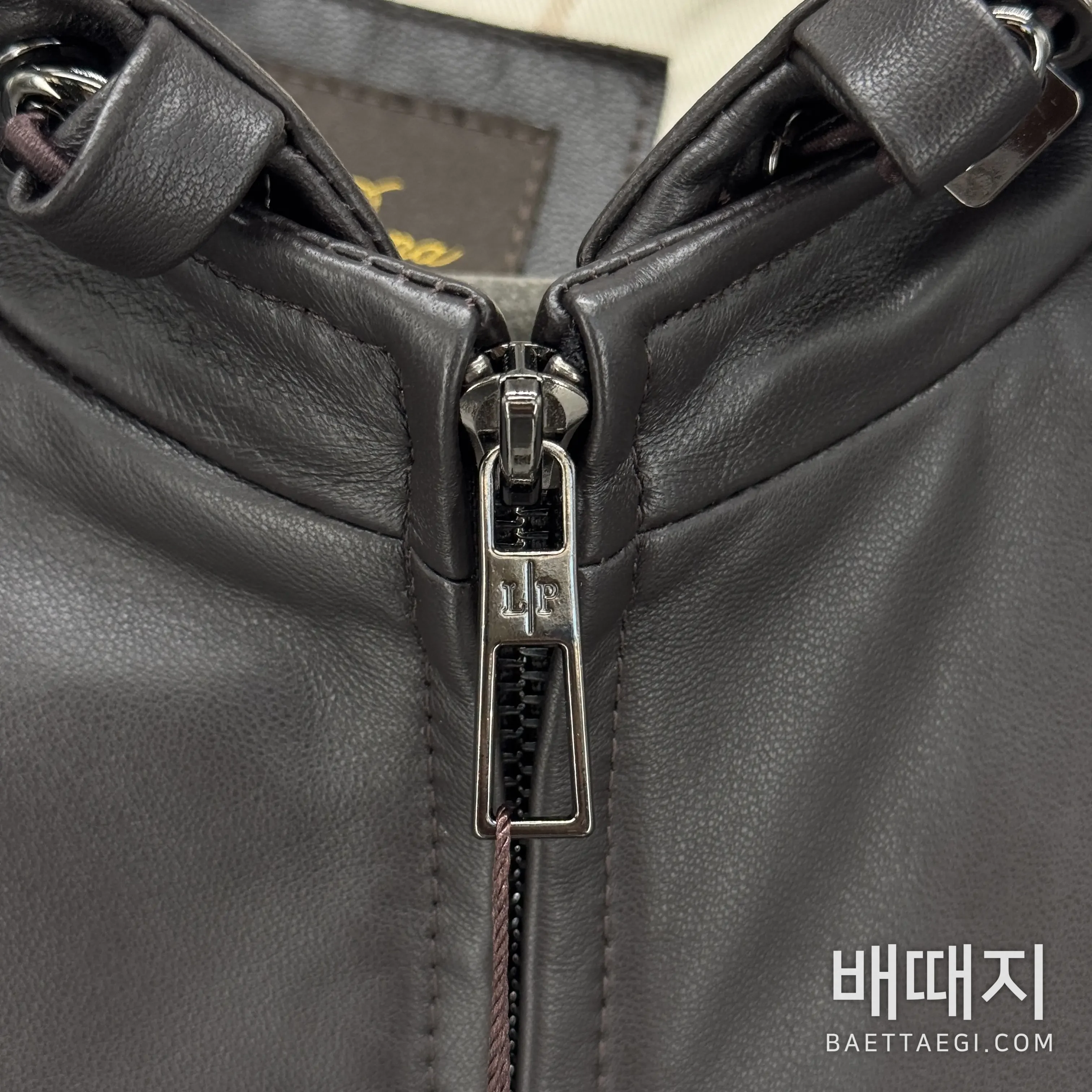 로로피아나 후드 숏 레더 자켓 121895 검수사진 7