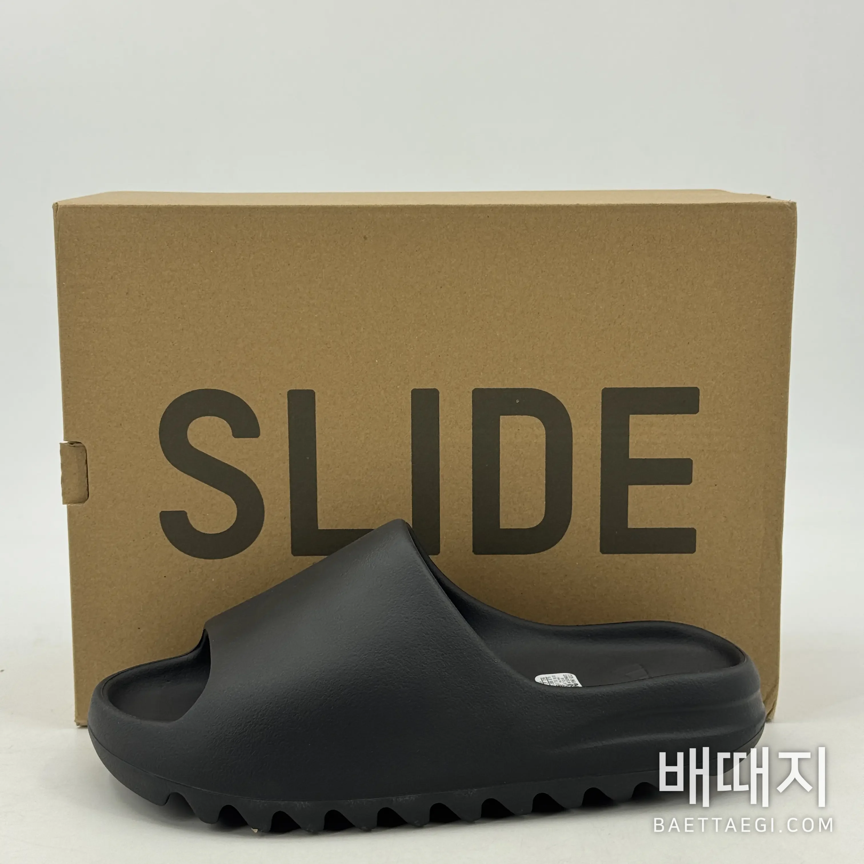 아디다스 이지 슬라이드 HQ6448 200640 Adidas Yeezy Slide Resin 검수사진 2
