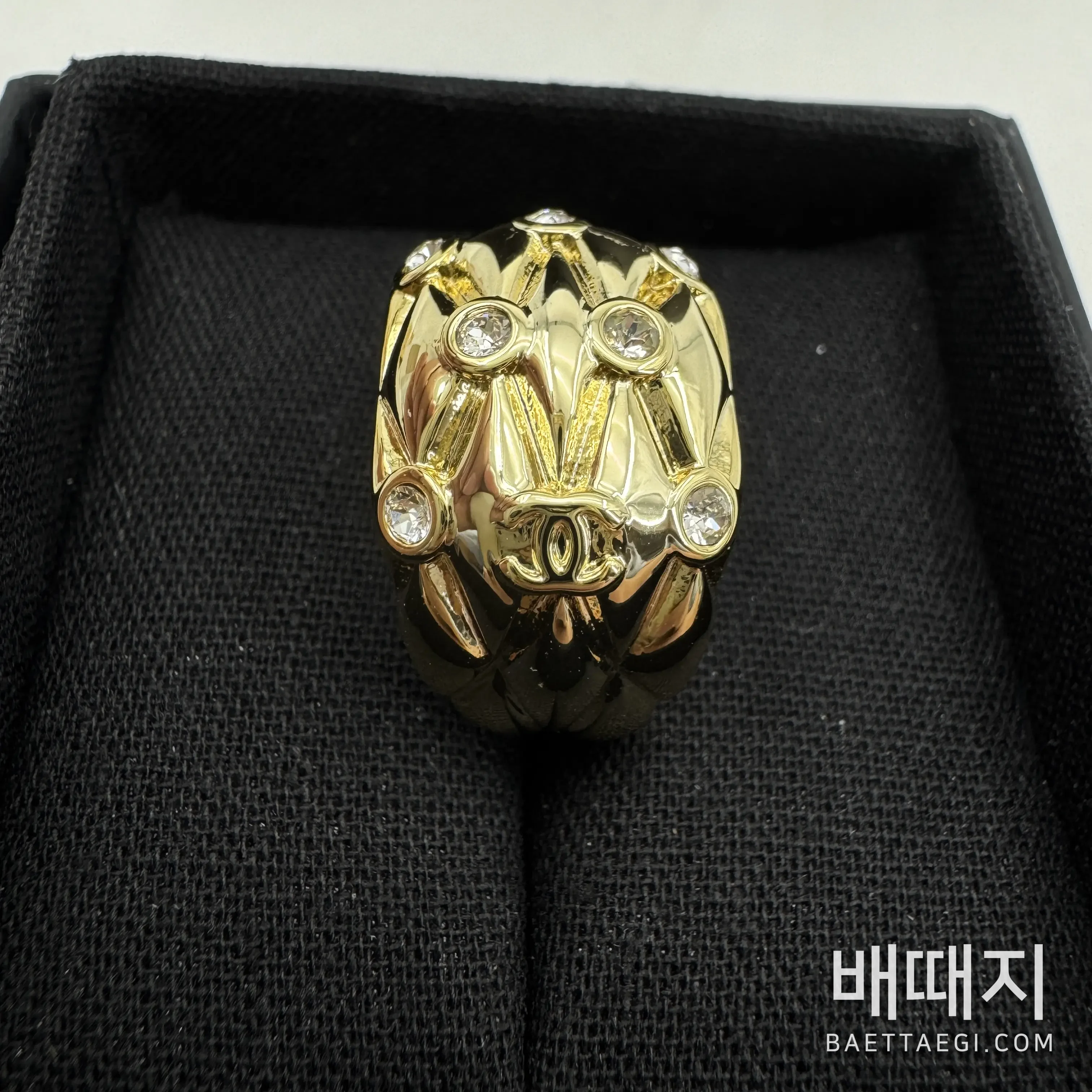 샤넬 다이아몬드 패턴 더블 C 골드 반지 검수사진 4