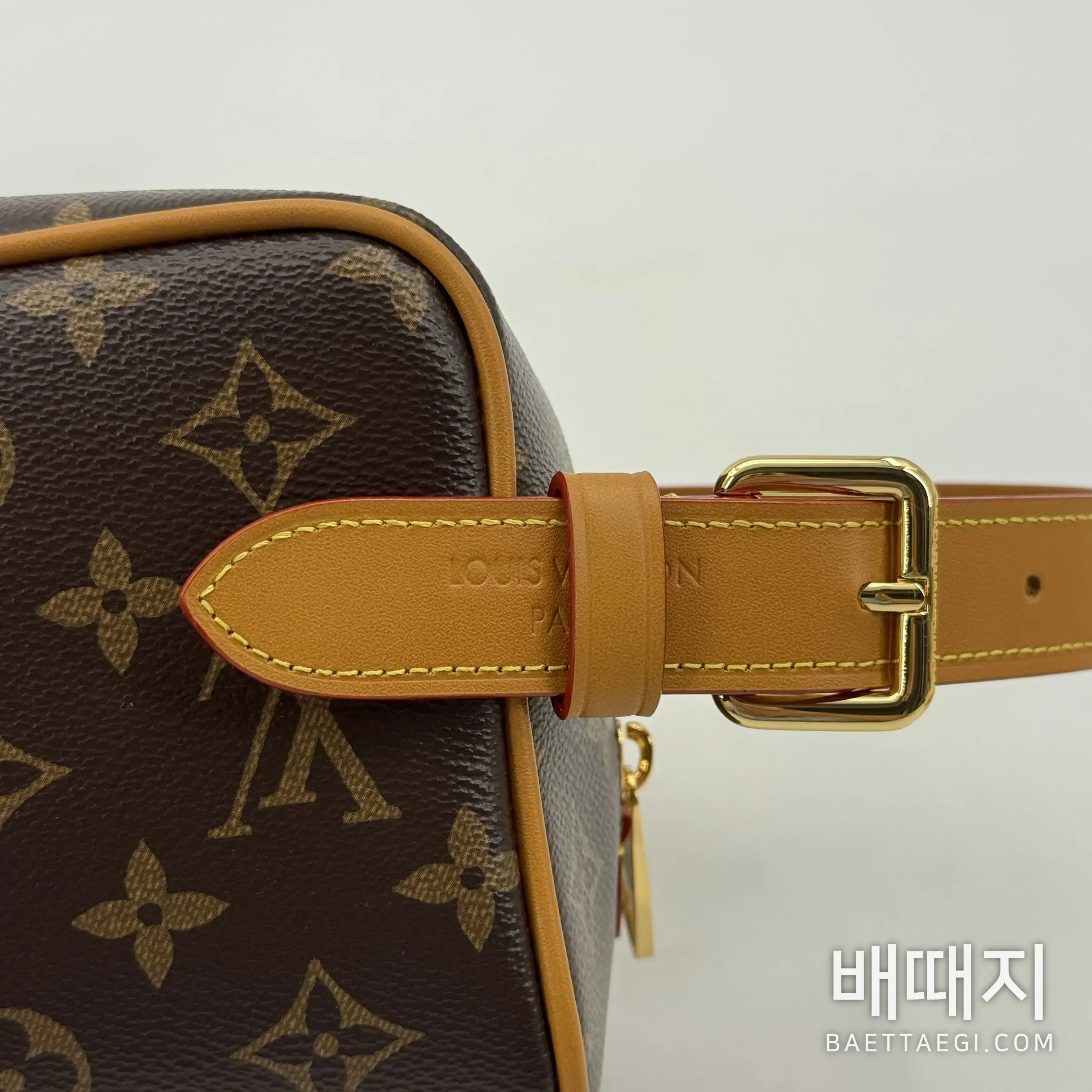 루이비통 락커 돕 키트 카고 가방 M2A501 검수사진 6