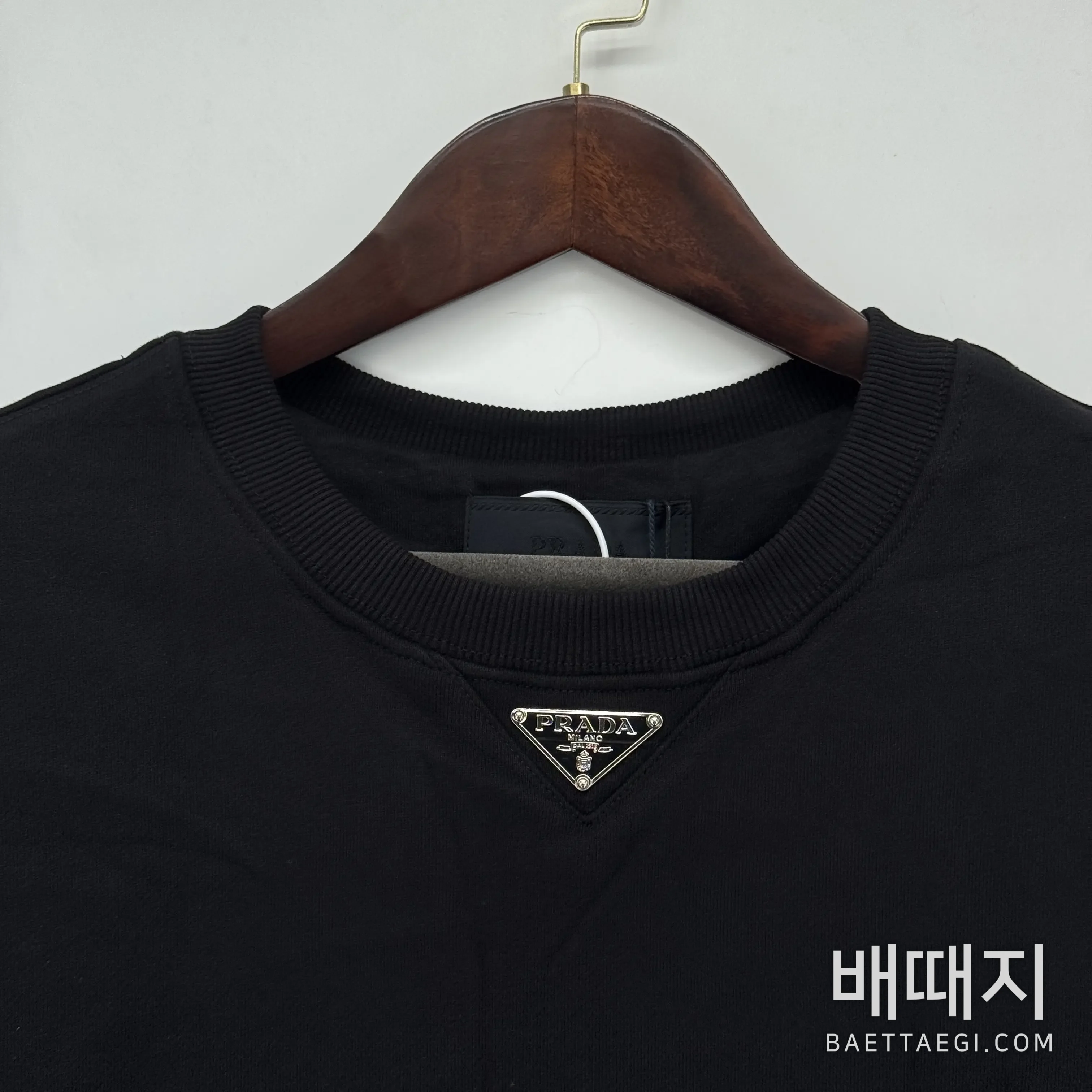 프라다 남성 면 혼방 긴팔 니트 티셔츠 검수사진 2