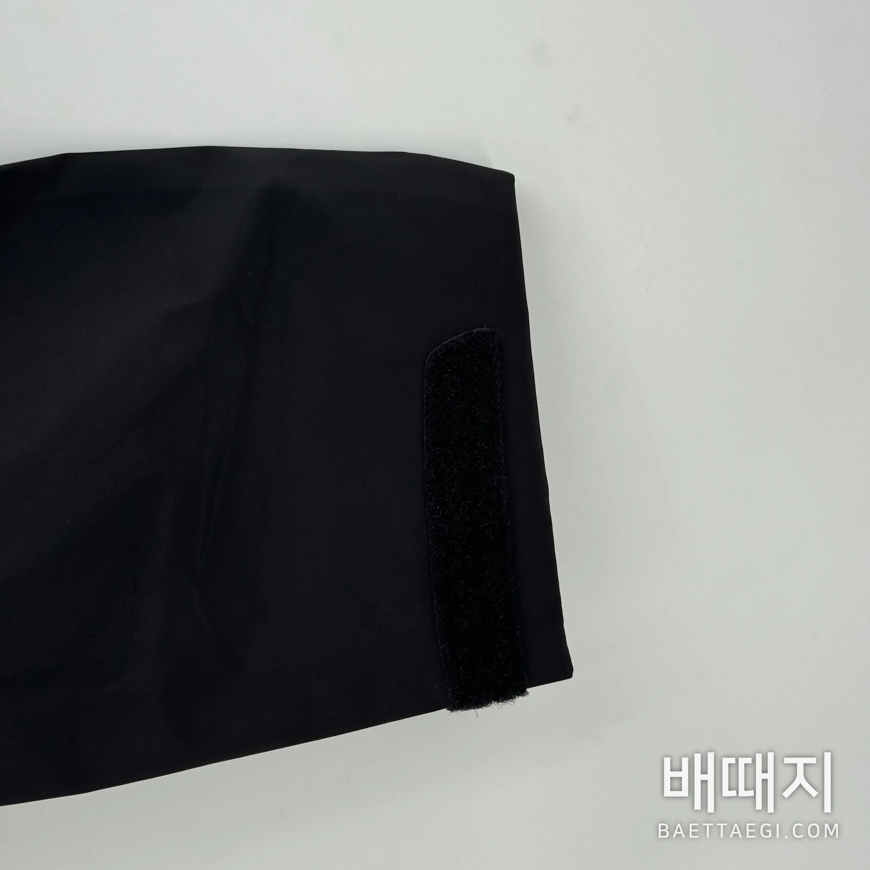 아크테릭스 [TZ] 알파 SV 자켓 6세대 블랙 골드 200130 Arc'teryx Alpha SV Jacket 6 24K Black 검수사진 13