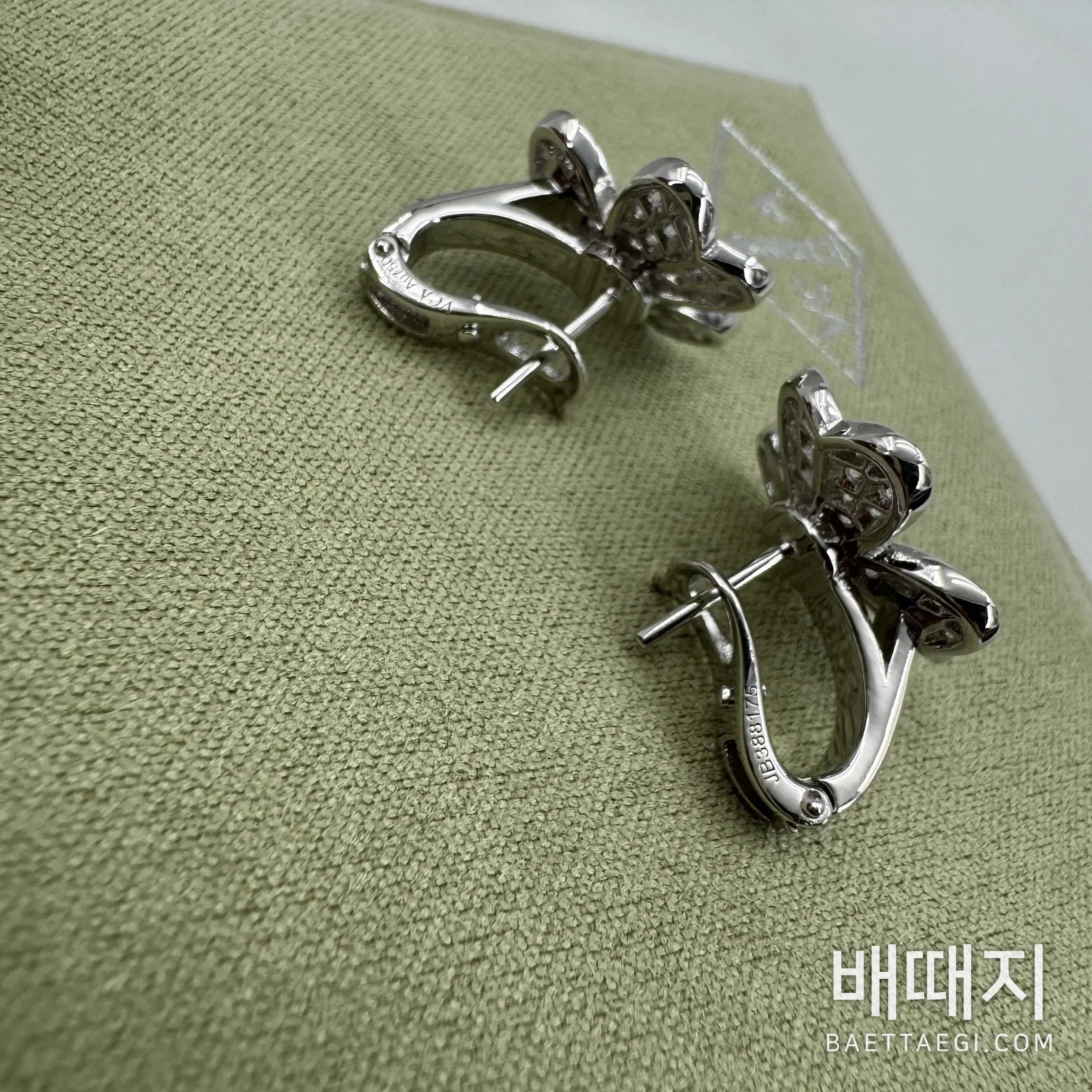 반클리프앤아펠 프리볼 하트 더블 플라워 다이아몬드 귀걸이 206522 검수사진 7