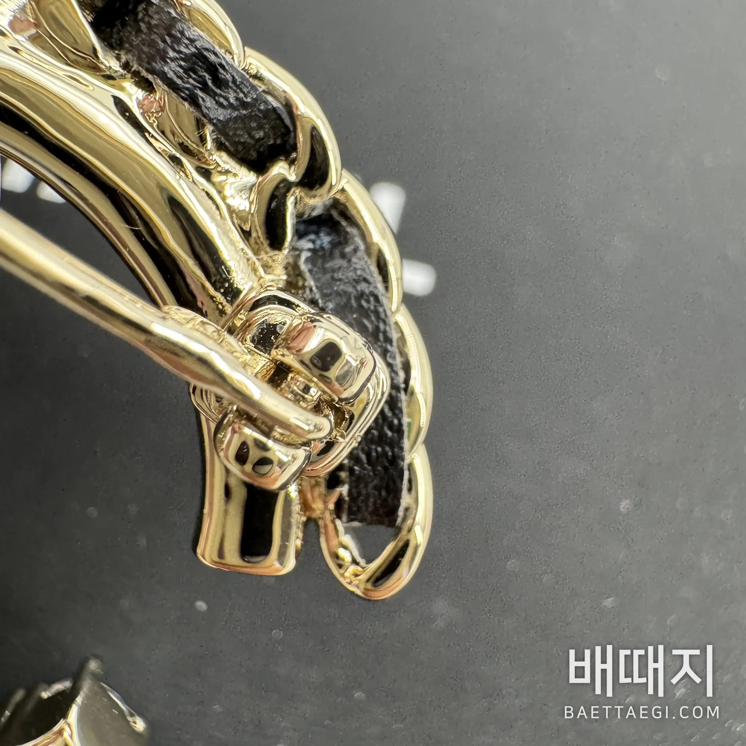 샤넬 가죽 실 진주 라인스톤 더블 C 브로치 178140 검수사진 7