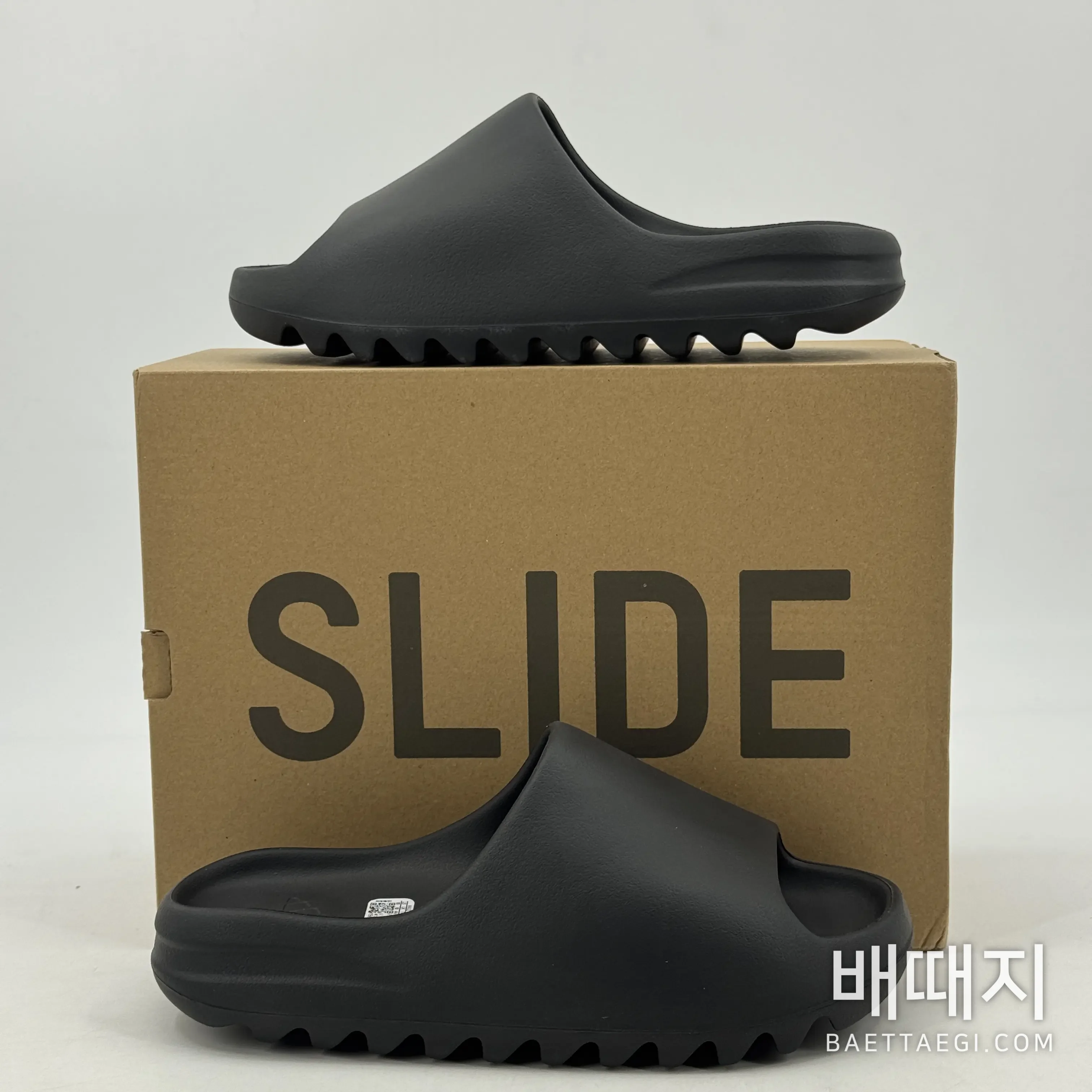 아디다스 이지 슬라이드 HQ6448 200640 Adidas Yeezy Slide Resin 검수사진 1