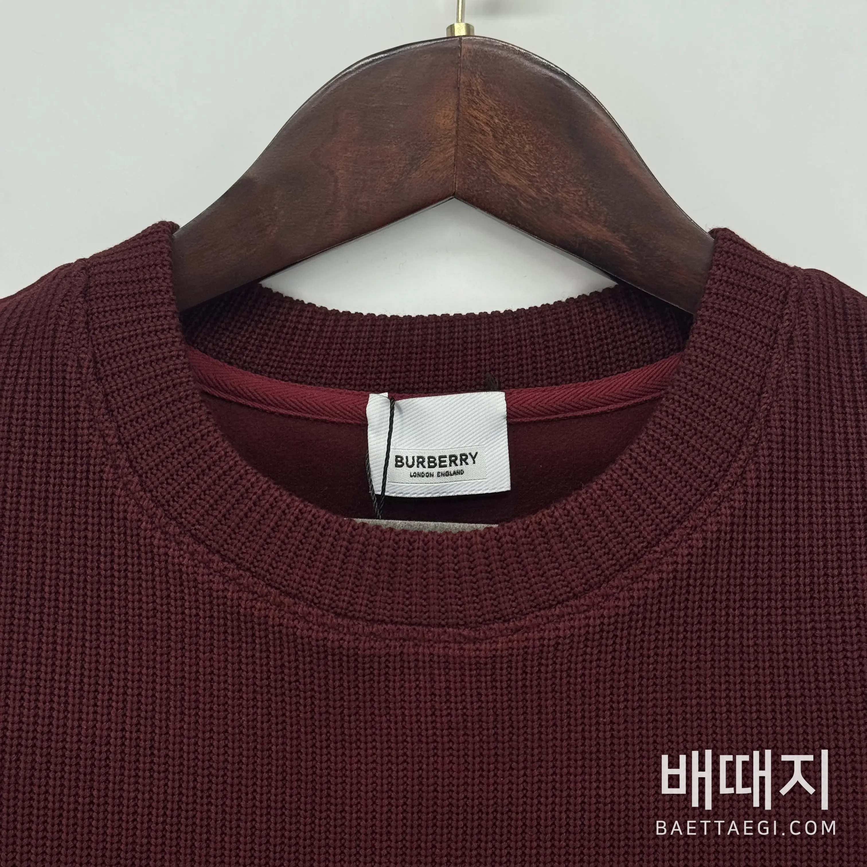 버버리 남성 체크 자수 패치워크 니트 검수사진 4