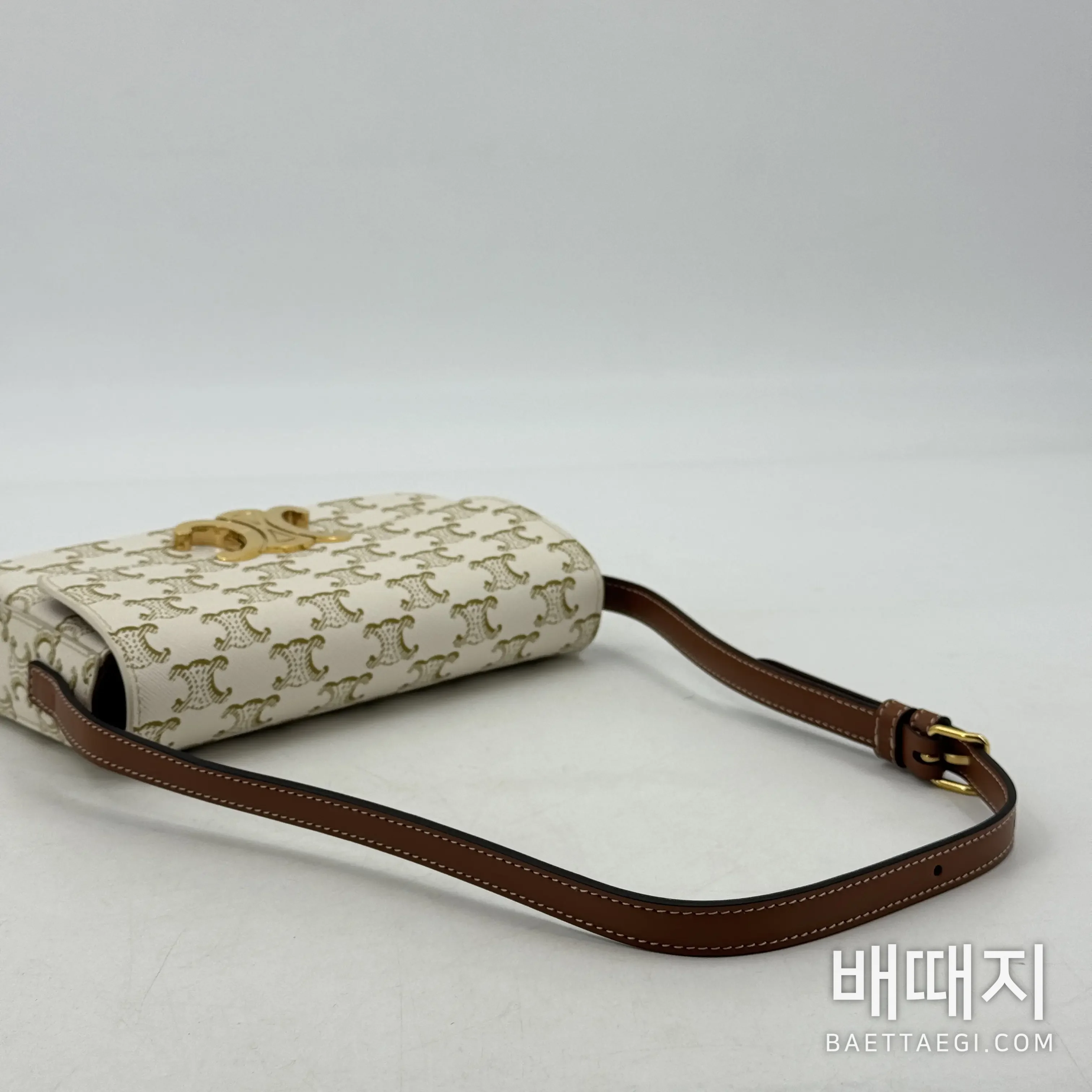 셀린느 클로드 트리옹프 캔버스 카프스킨 숄더백 (세일) 검수사진 7