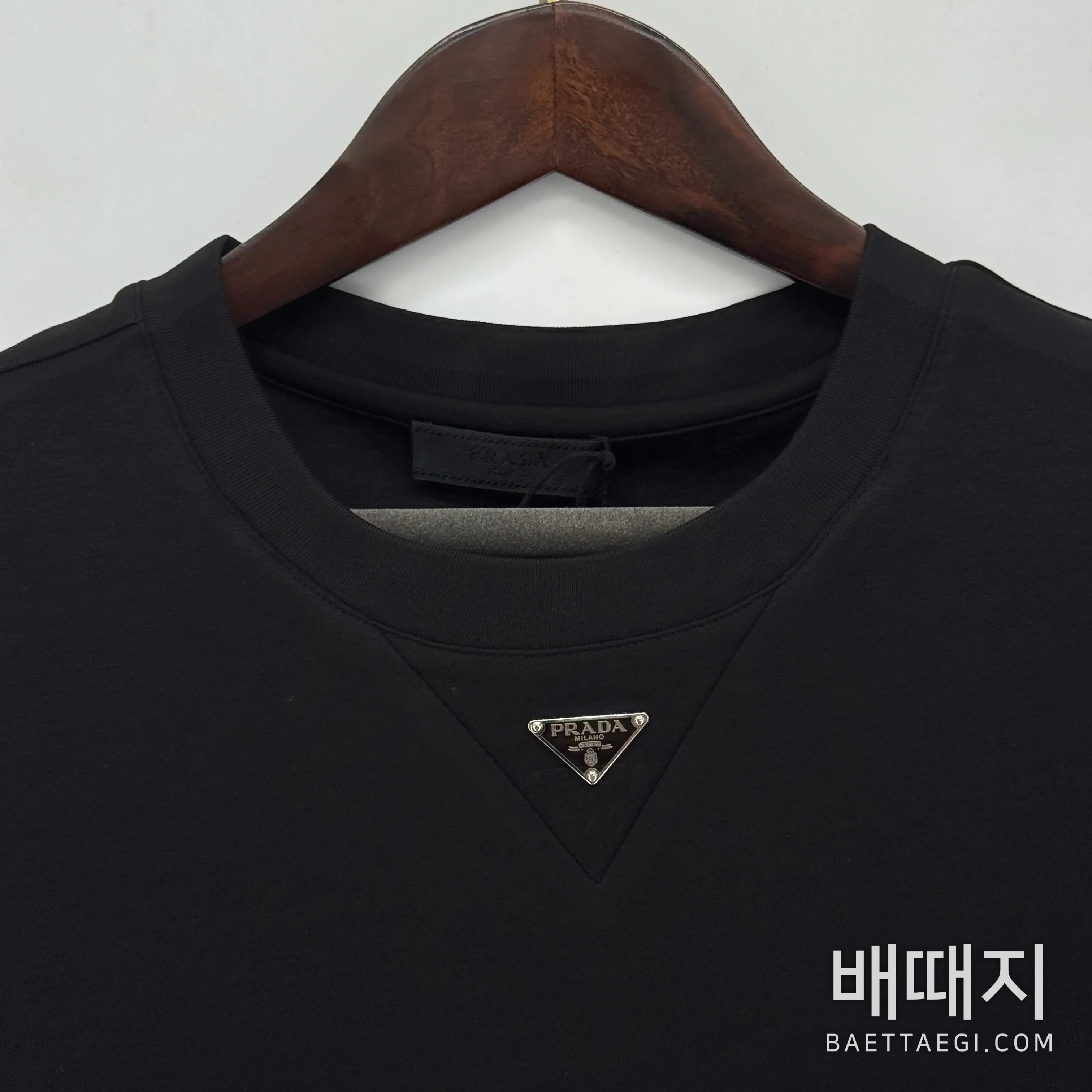 프라다 남성 긴팔 티셔츠 검수사진 3