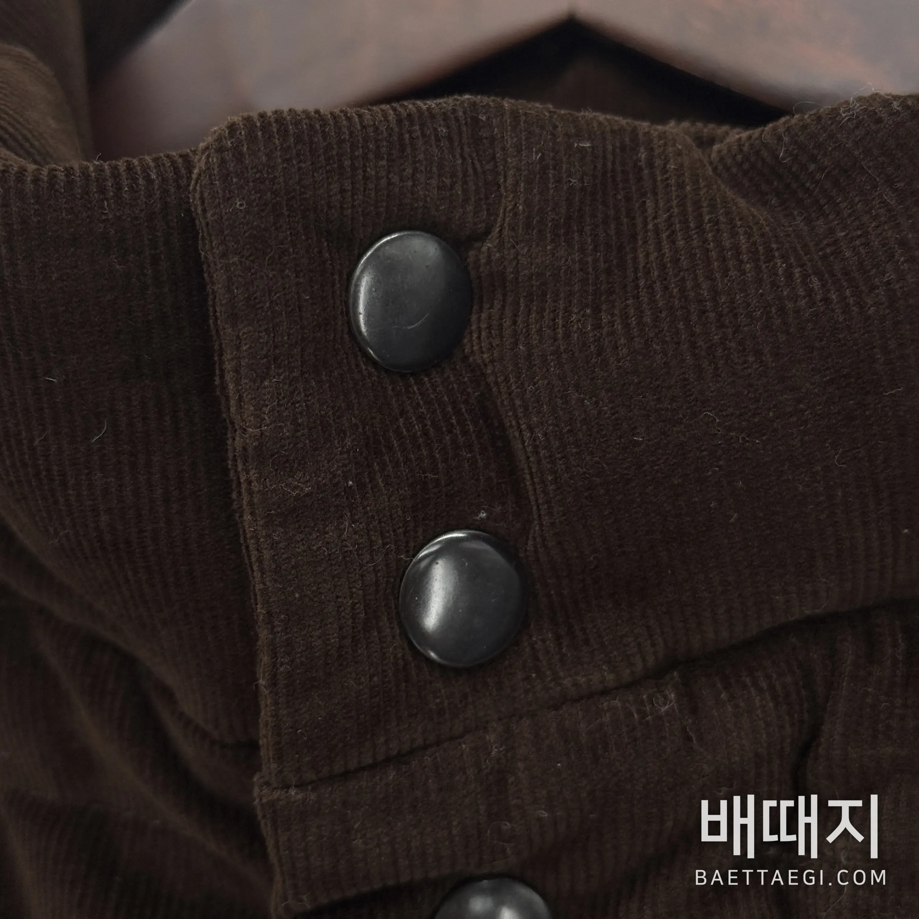 프라다 트라이앵글 로고 남성 다운 패딩 검수사진 4
