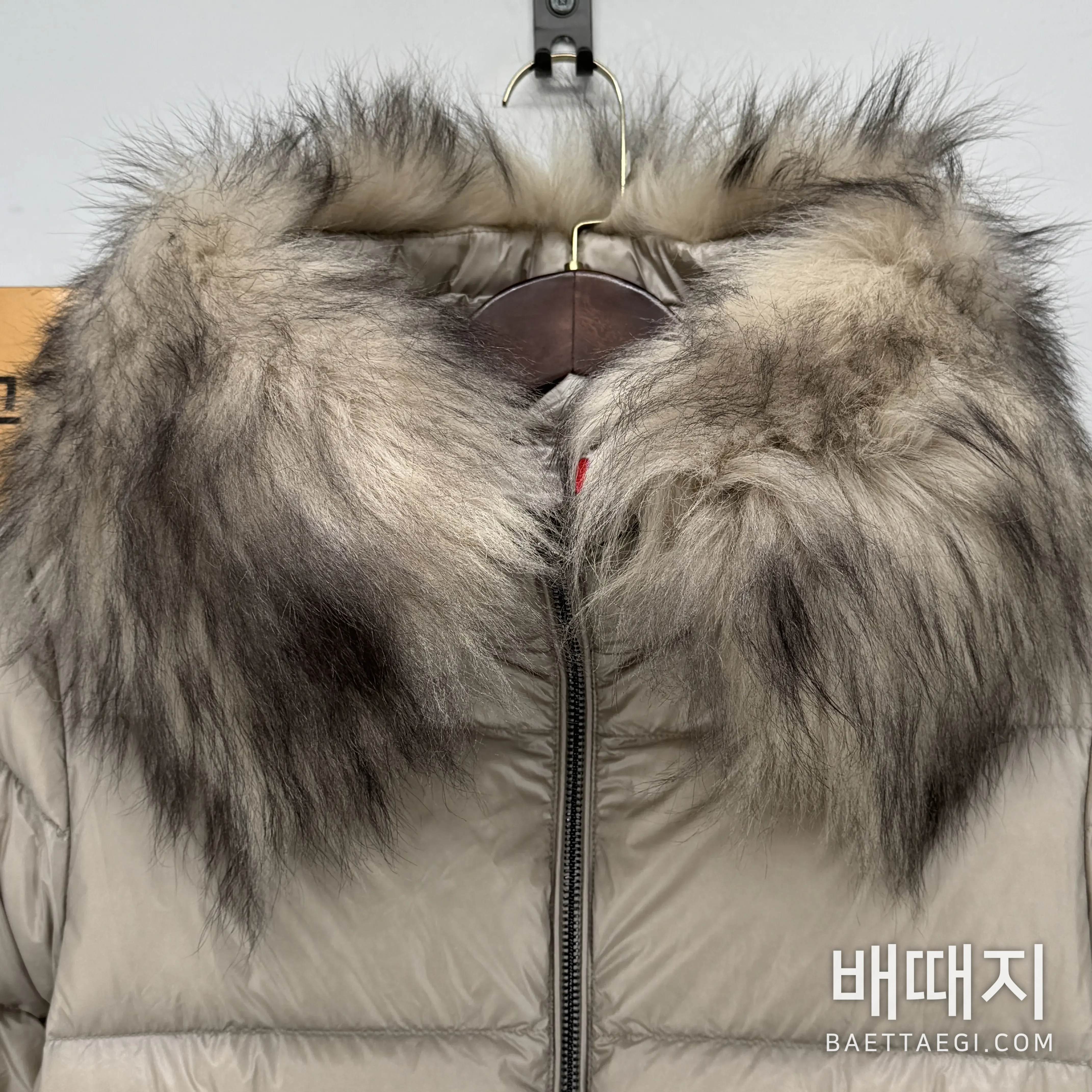 몽클레르 보에드 후드 시어링 트리밍 쇼트 다운 재킷 검수사진 4