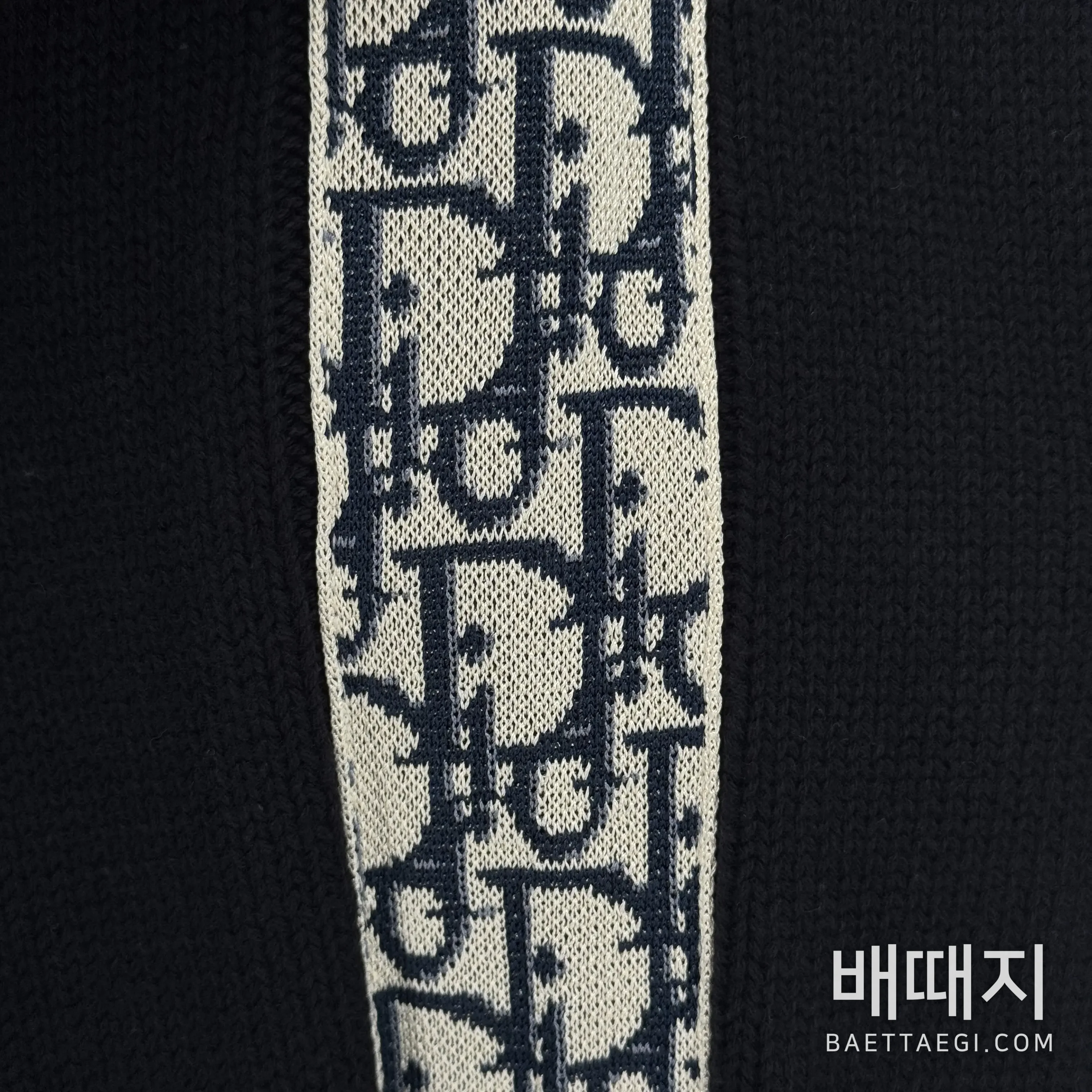 디올 사이드 레터 자카드 니트 검수사진 2