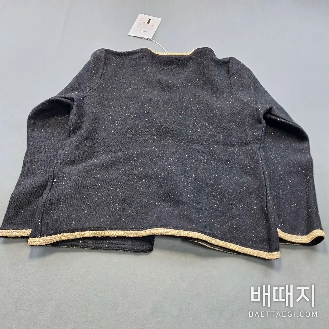 샤넬 골드 트림 캐시미어 가디건 검수사진 2
