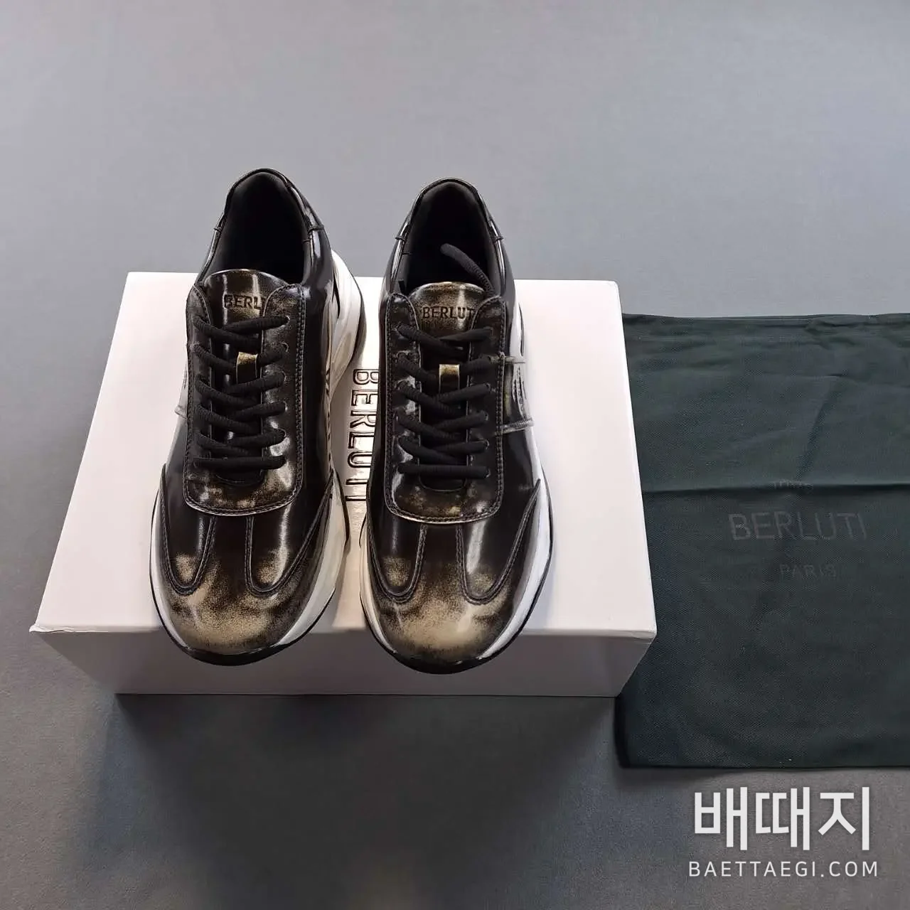 벨루티 가죽 스니커즈 남성 신발 24557 검수사진 1