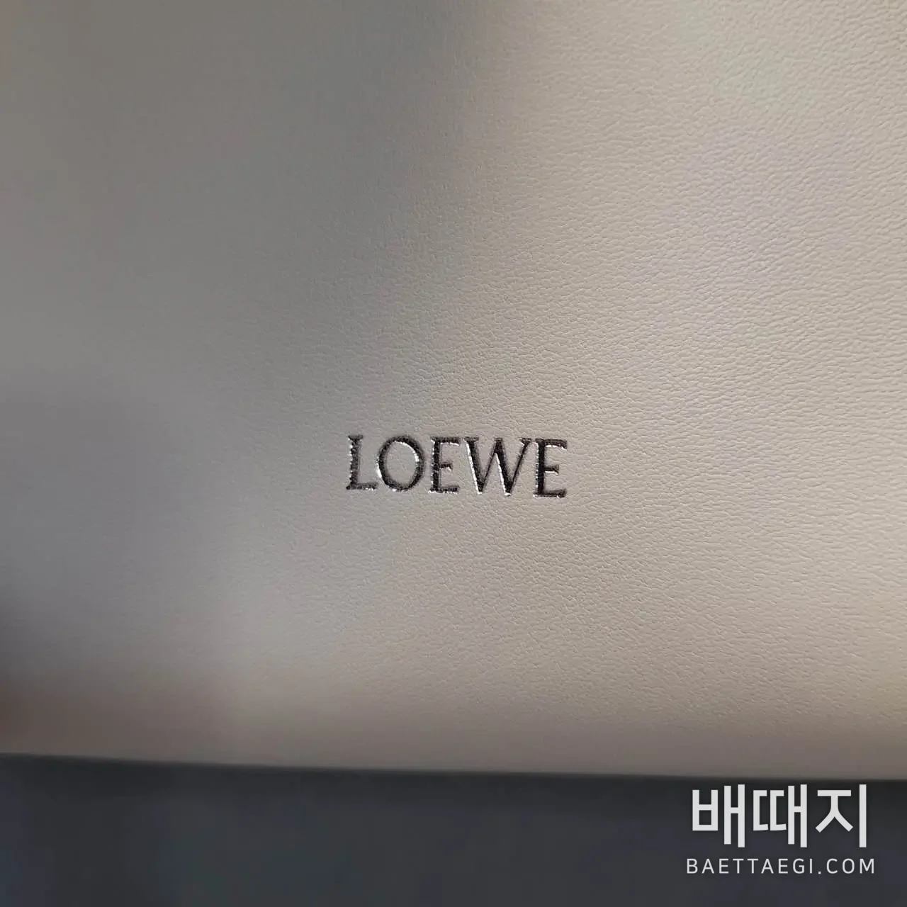 로에베 미디엄 플라멩고 펄스 파인 그레인 30cm 검수사진 6