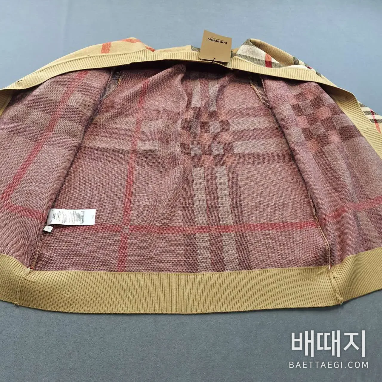 버버리 클래식 체크 울 가디건 검수사진 5