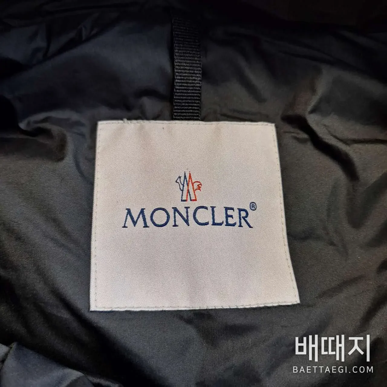 몽클레르 남성 화이트덕다운 패딩 검수사진 4