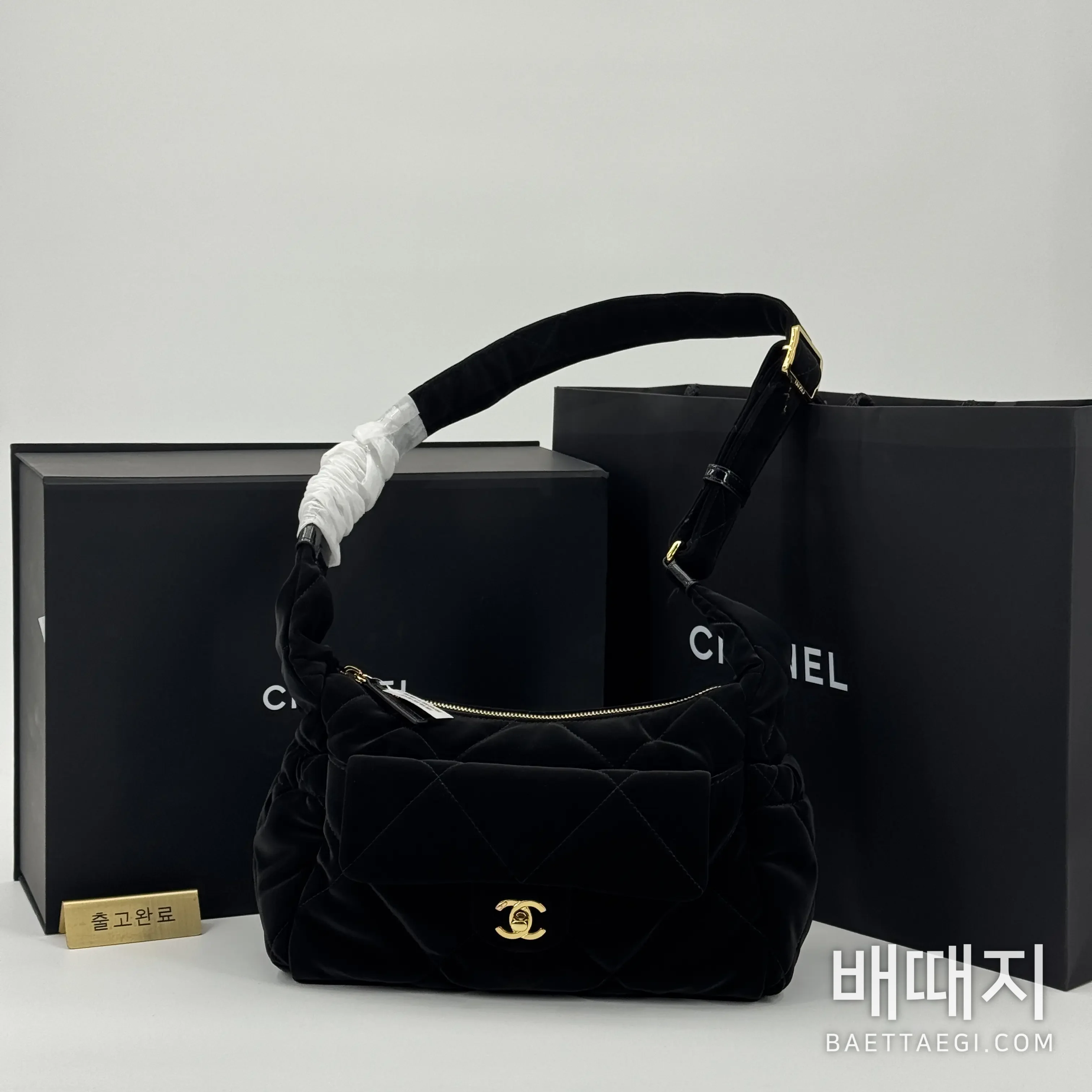 샤넬 코코 네쥬 벨벳 나일론 턴락 볼링백 검수사진 1